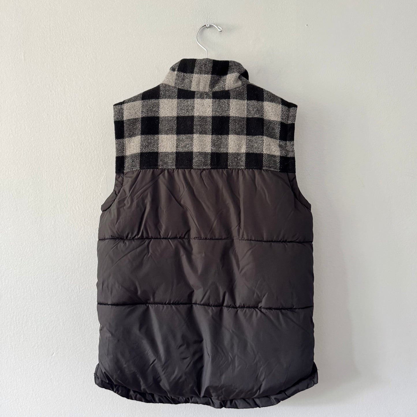Roots / Black puffer vest / 7-8Y