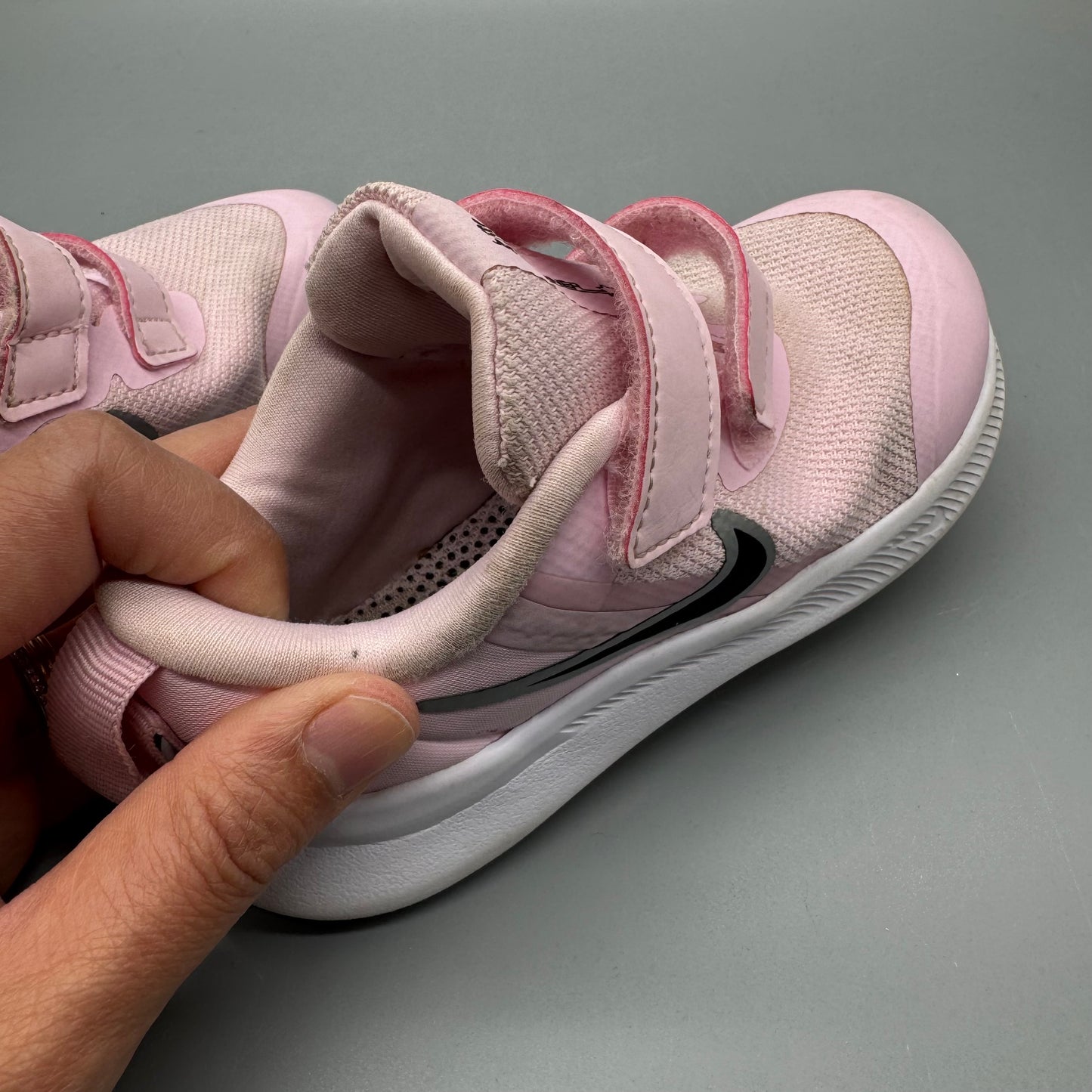 Nike / Running Shoes / US8