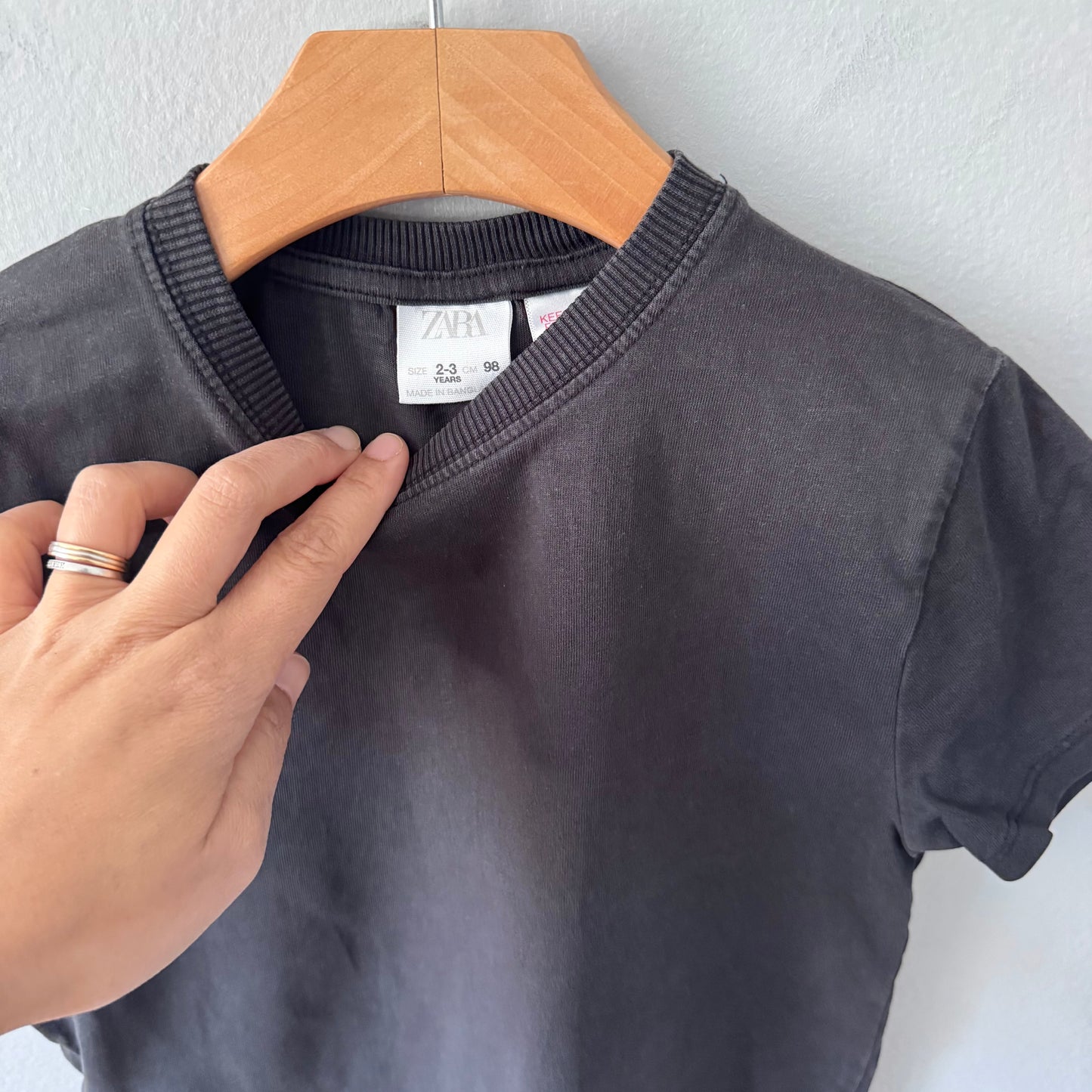 Zara / Black T-shirt / 2-3Y