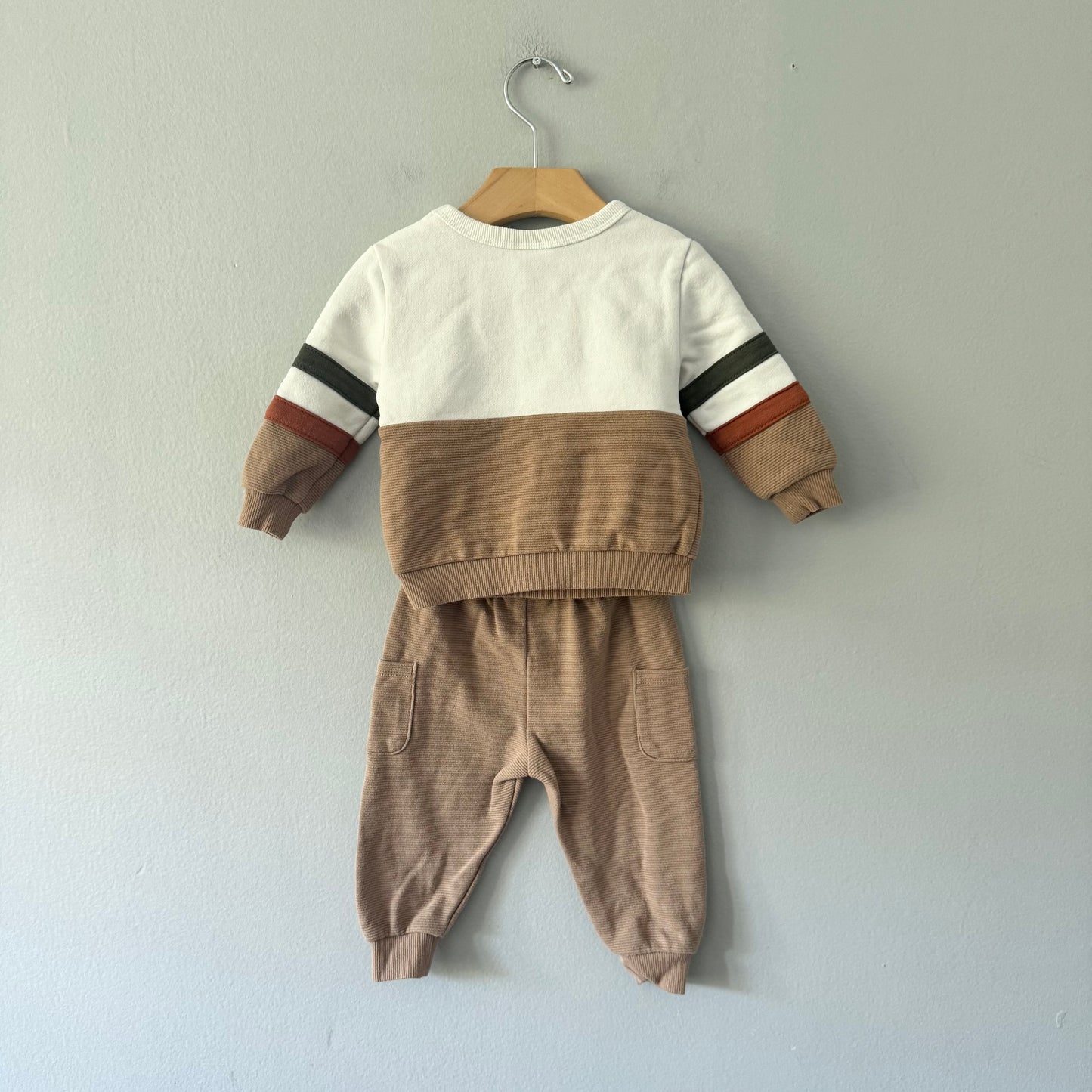 Disney Baby / White x brown Mickey crew set / 9M