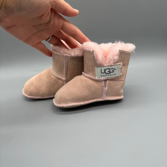 UGG / Boots / US3-4