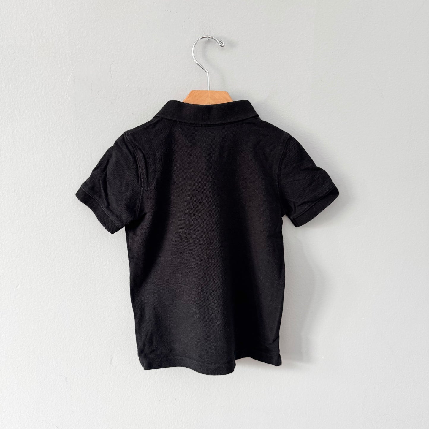 Gap / Polo noir / 4 ans
