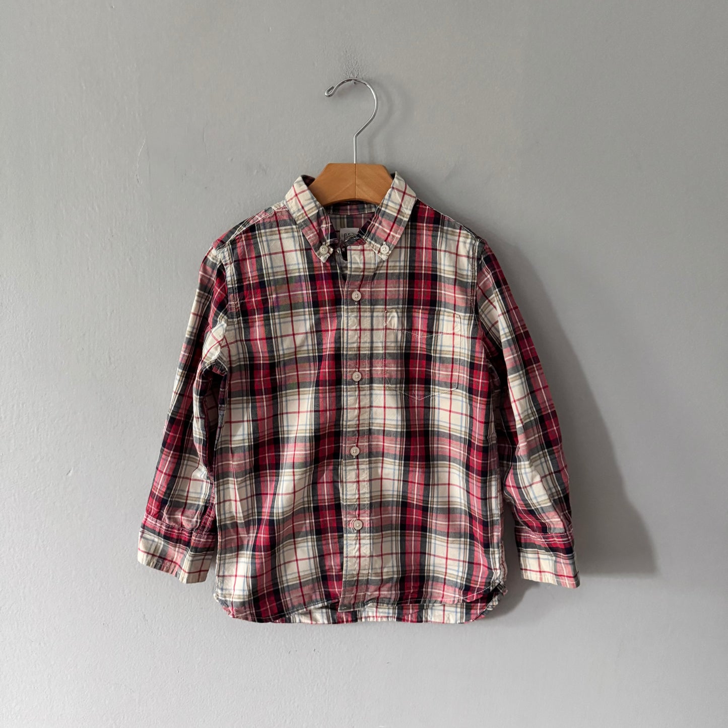 Gap / Red x white shirt / 4-5Y