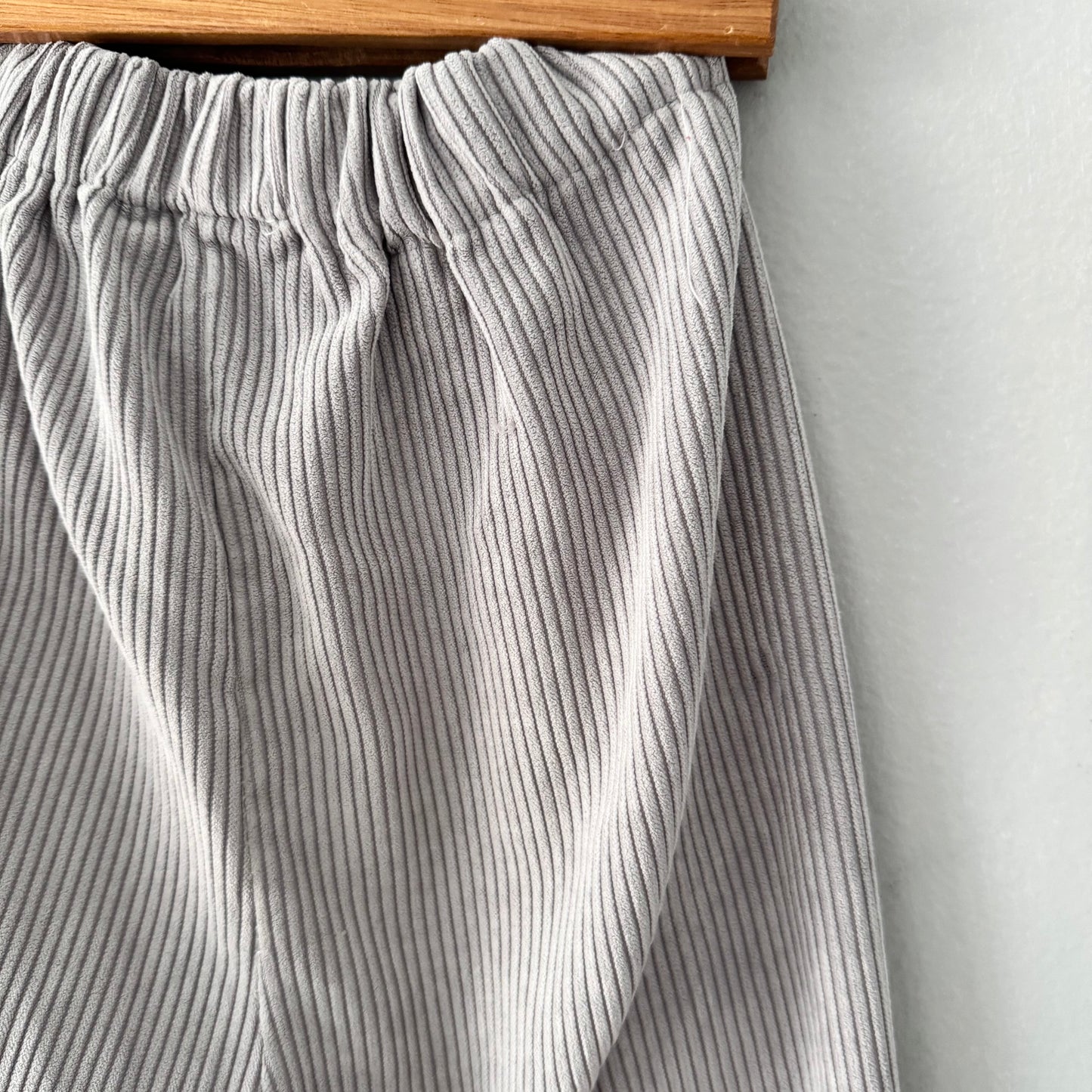 No brand / Thin corduroy pants / 3-4Y