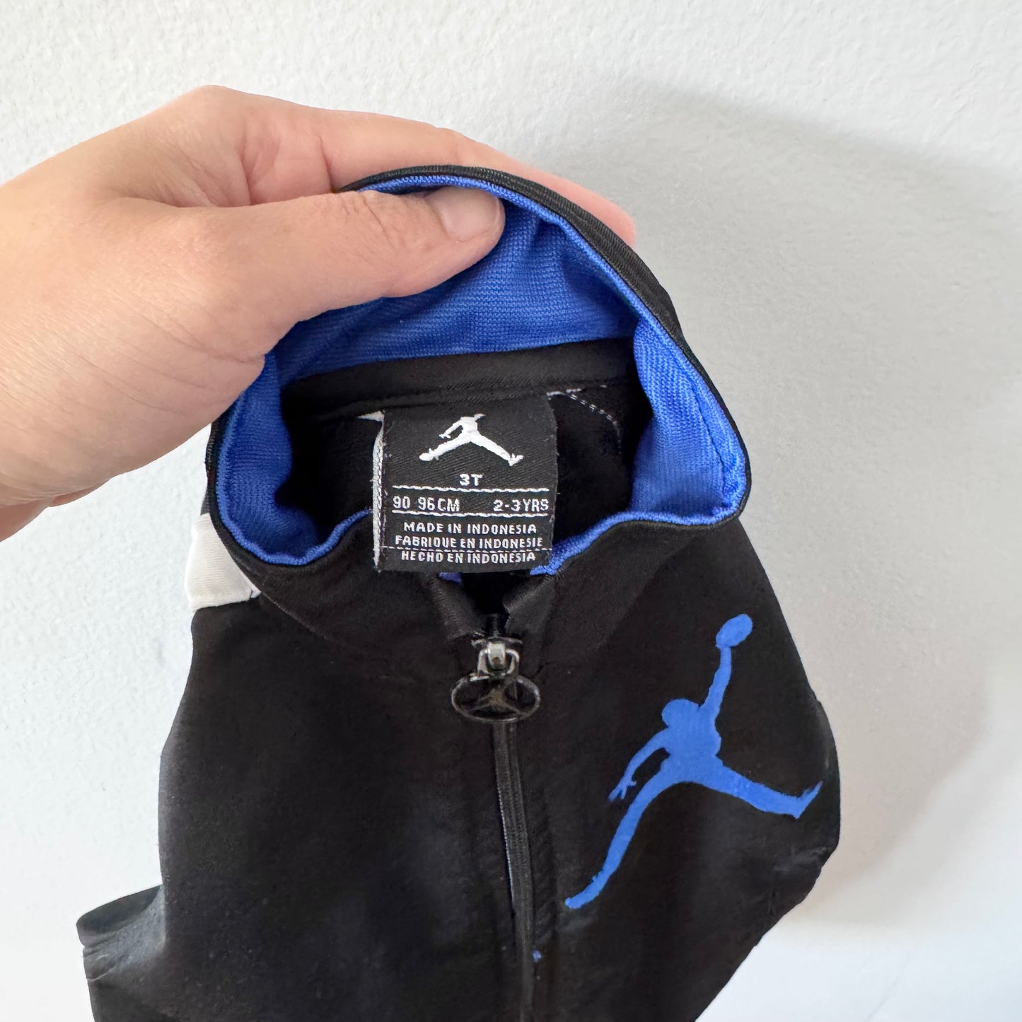Nike x Jordan / Veste de survêtement noire et bleue / 3T