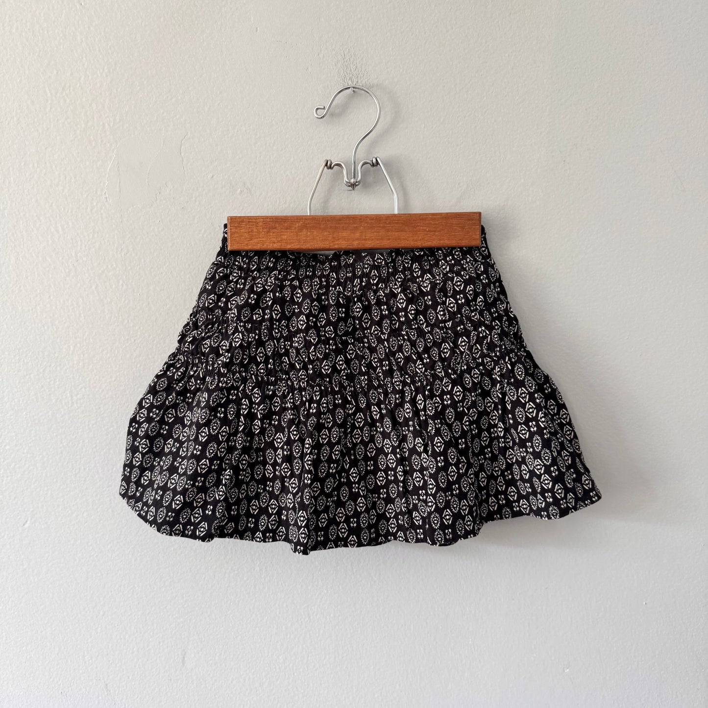Zara / Shorts lined skirt / 8Y