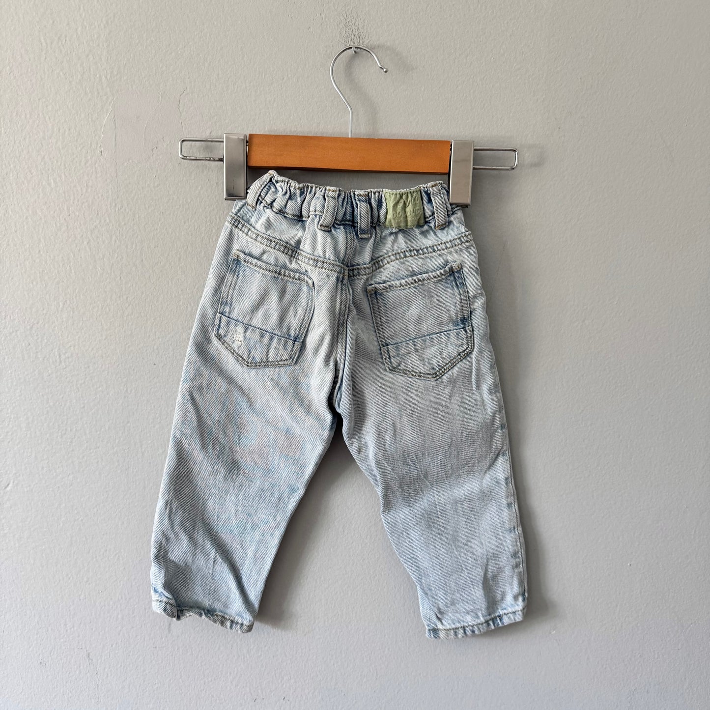 Zara / Light damaged denim / 12-18M