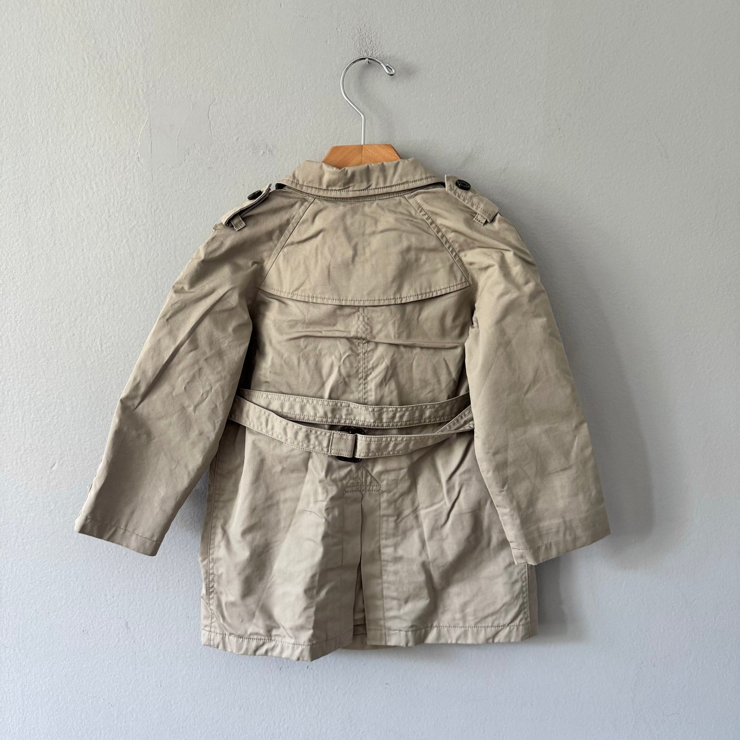 Burberry / Beige trench coat / 2Y
