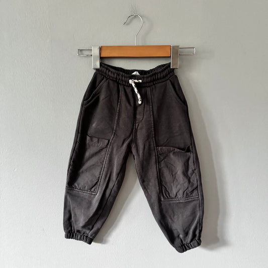 Zara / Dark grey sweatpants / 2Y
