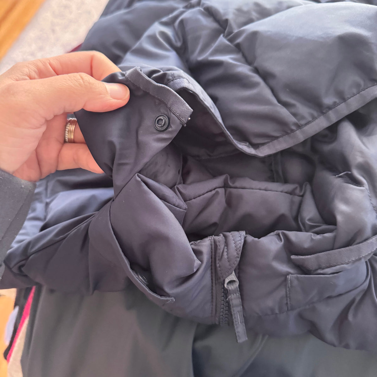 Uniqlo / Navy puffer jacket / 3-4Y