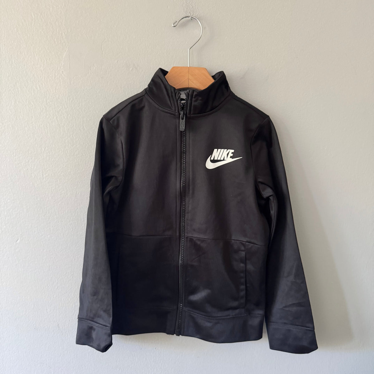 Nike / Black track jacket / 5-6Y