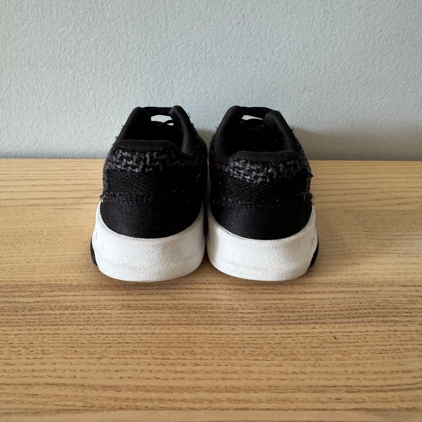 Adidas / Sneakers / US7