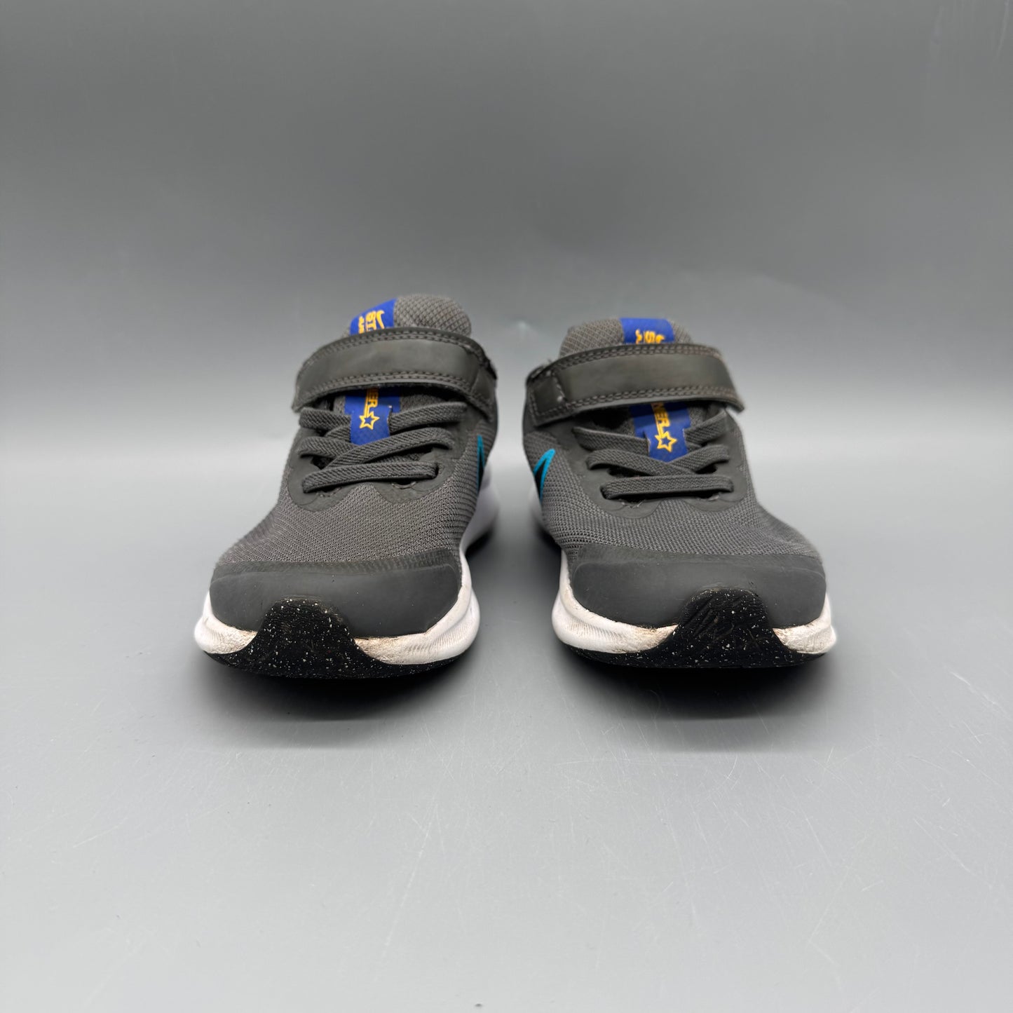 Nike / Running Shoes / US11