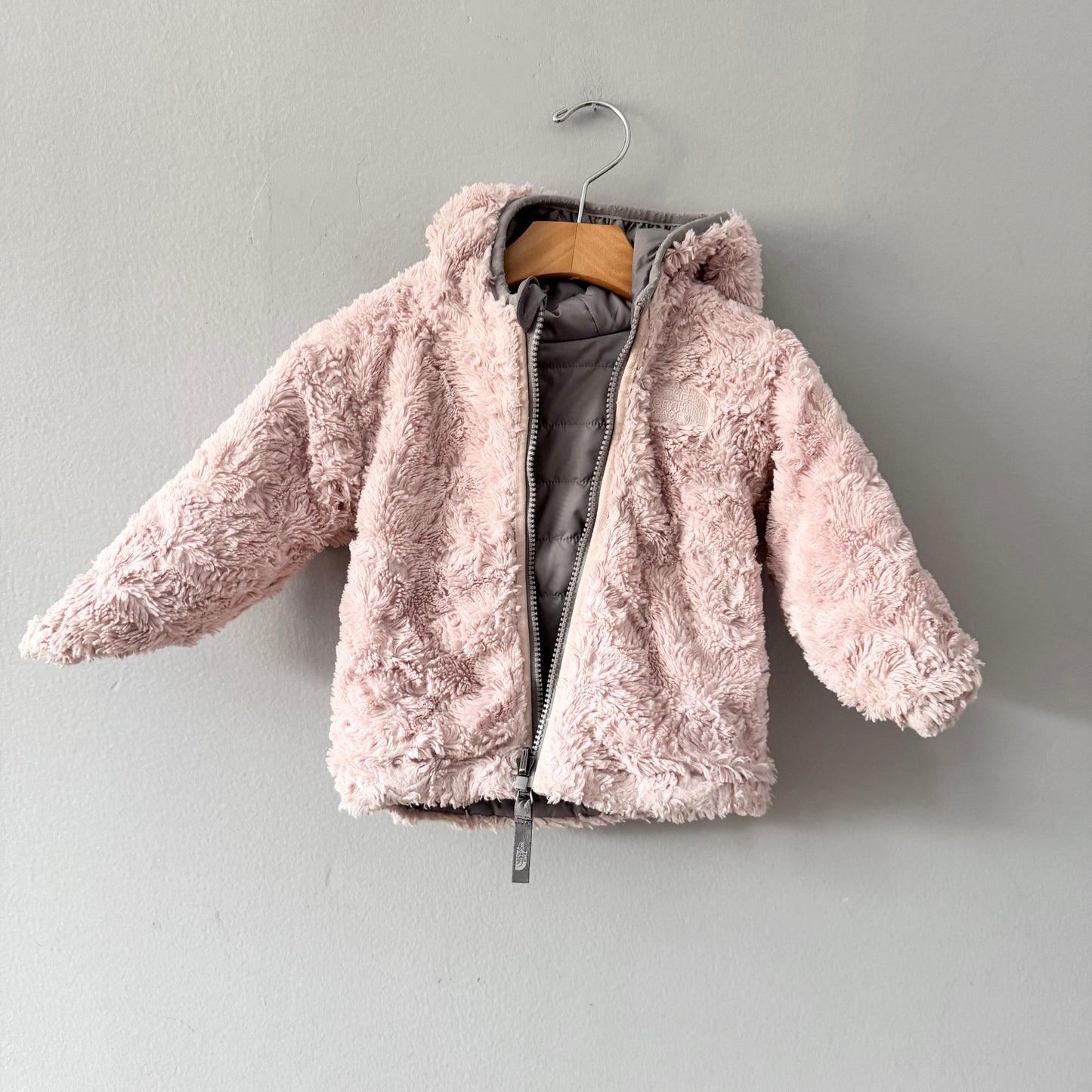 The North Face / Blouson réversible gris clair et rose clair / 12-18 mois