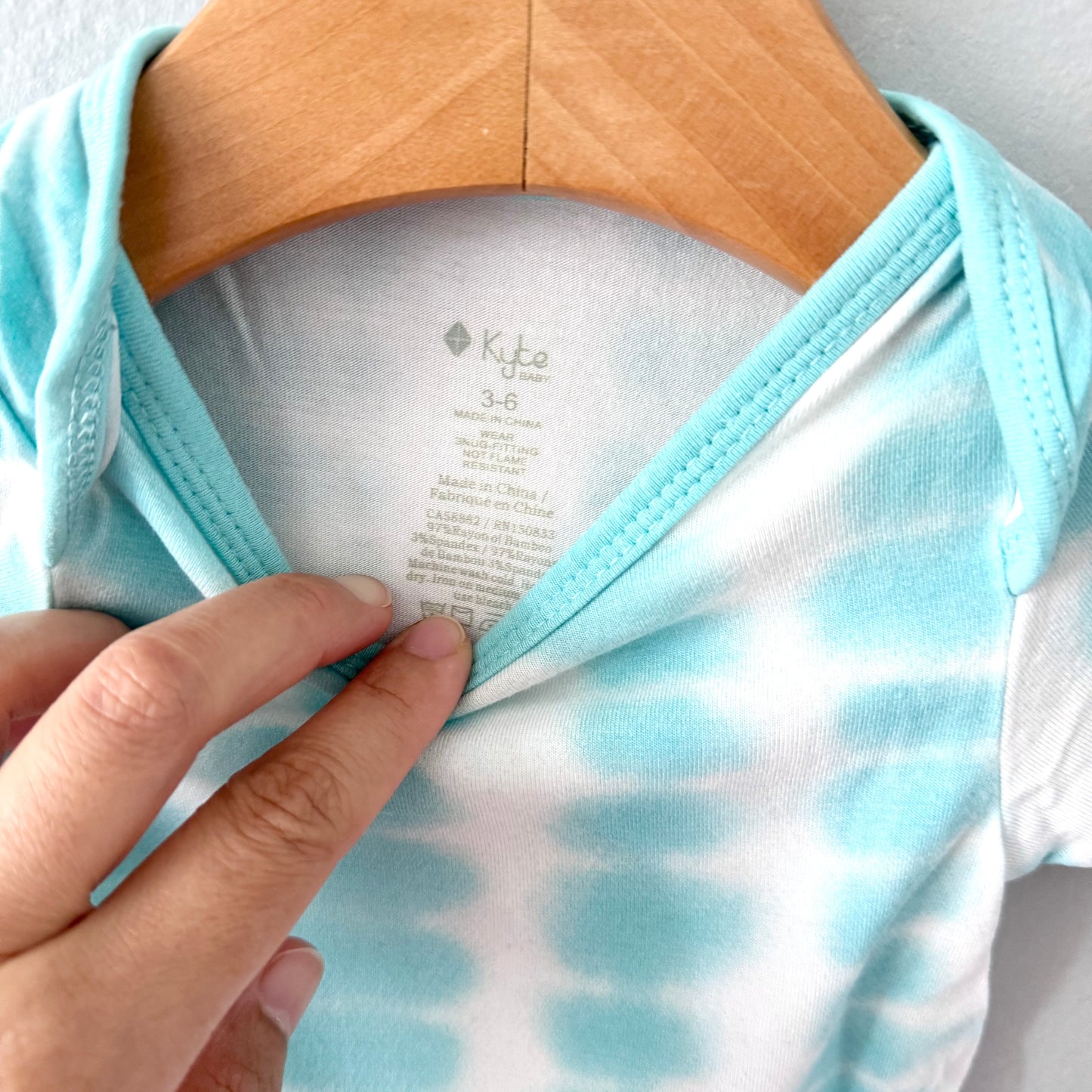 Kyte / White blue tie dye onesie / 3-6M
