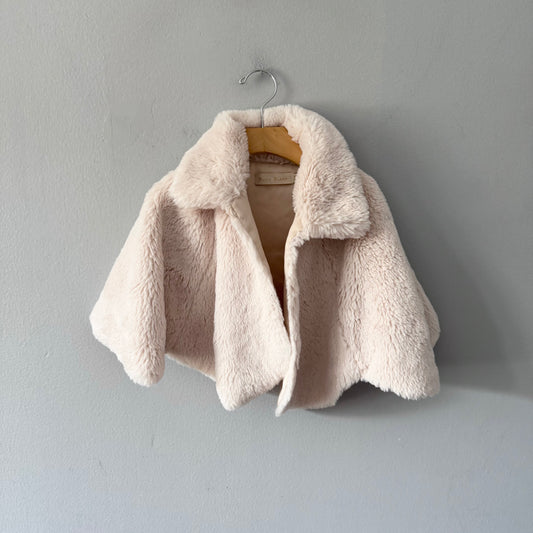 Blink Blank / Sherpa cape / 7-8Y - Missing button