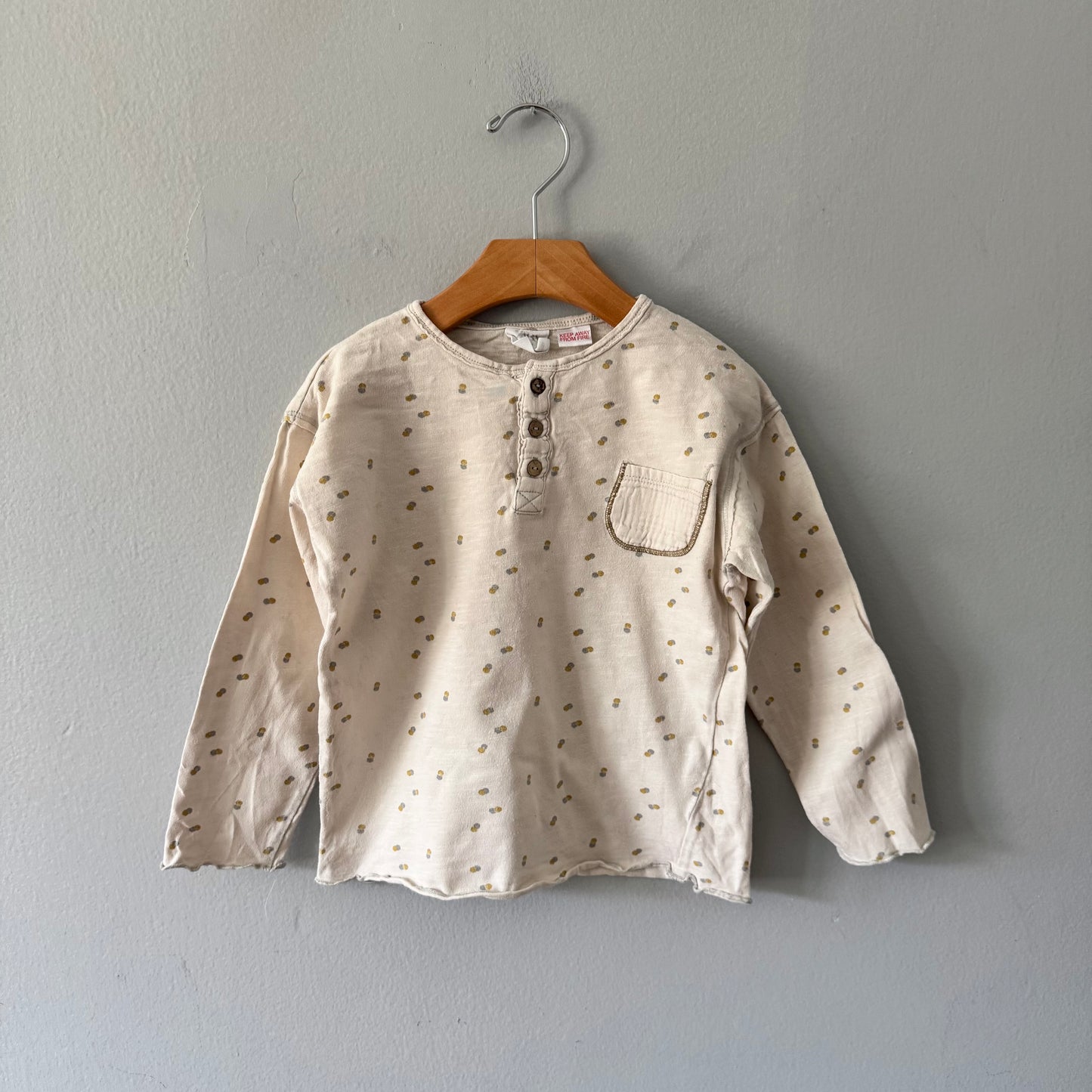 Zara / Off white long sleeve top / 4-5Y