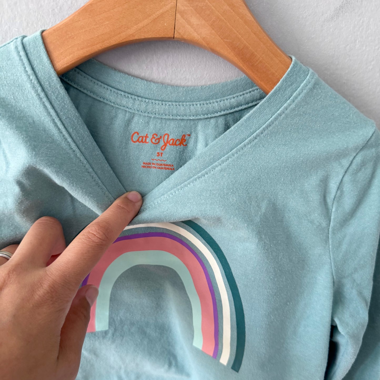 Cat & Jack / Green x rainbow long sleeve / 5T