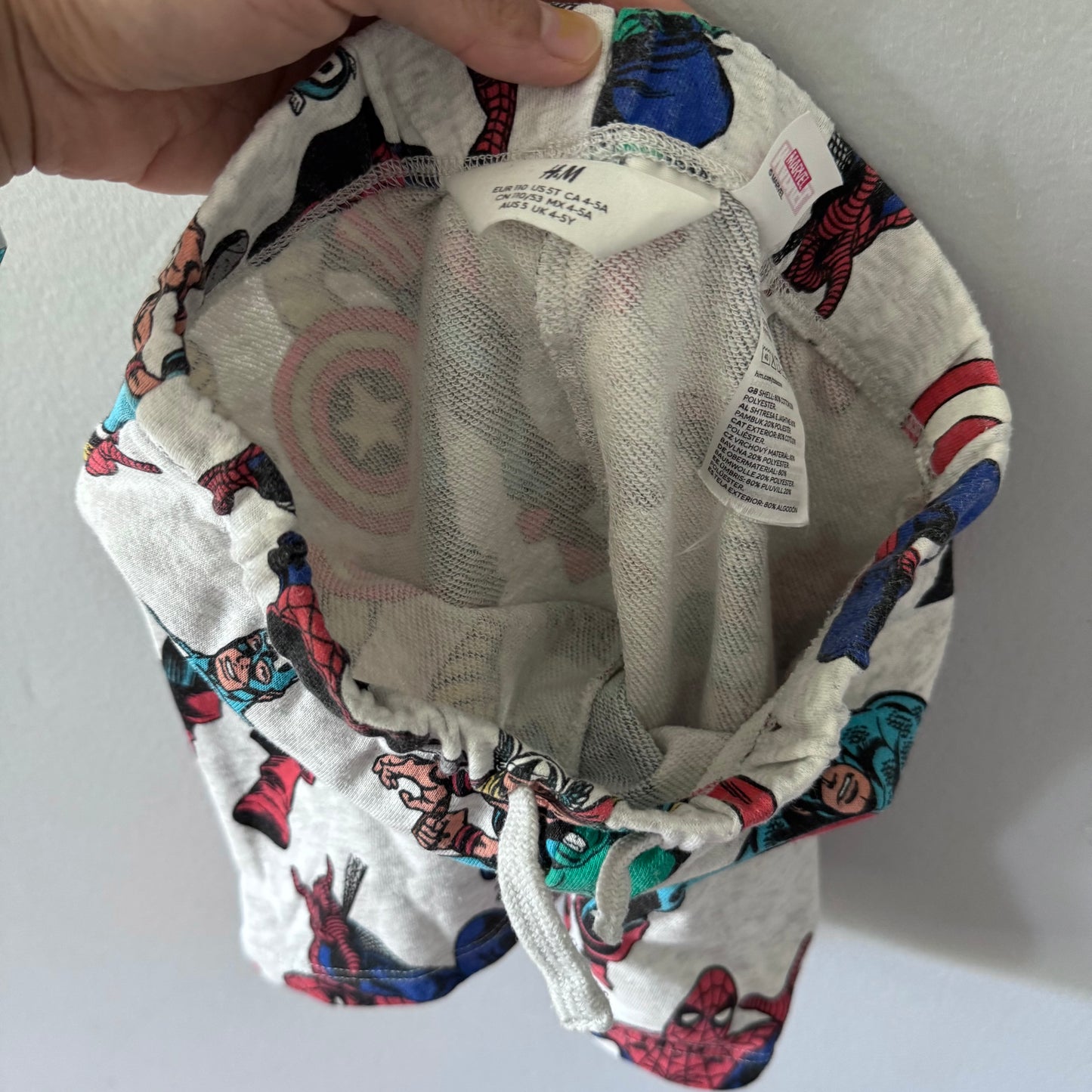 H&M / Marvel T-shirt and shorts set / 4-5Y