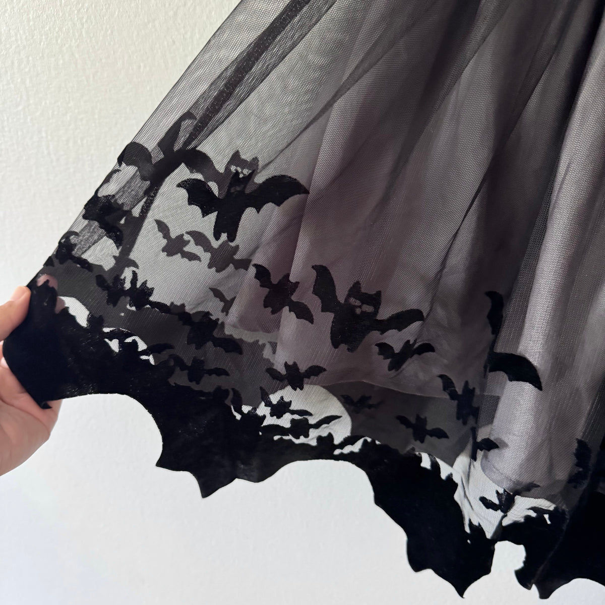 H&M / Black Halloween skirt / 6-8Y
