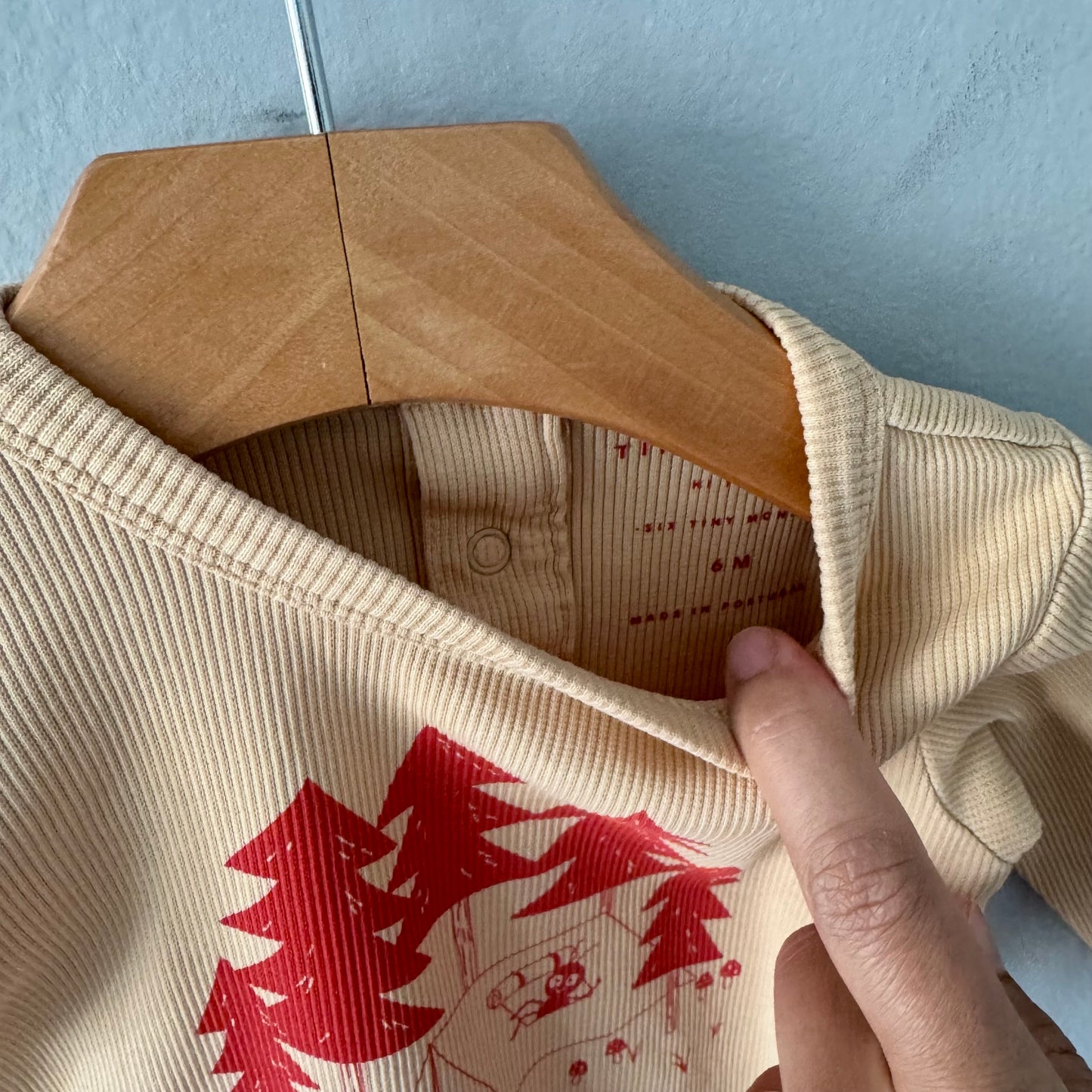 Tiny Cottons / Beige ribbed onesie / 6M