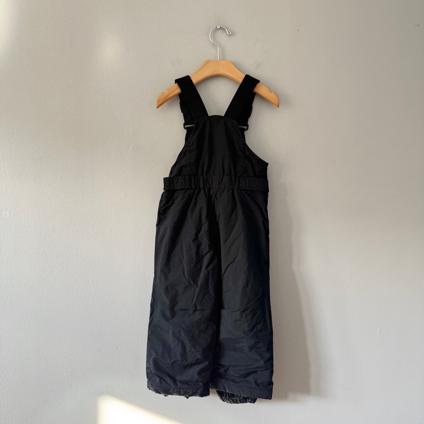 Columbia / Black snow pants / 3Y