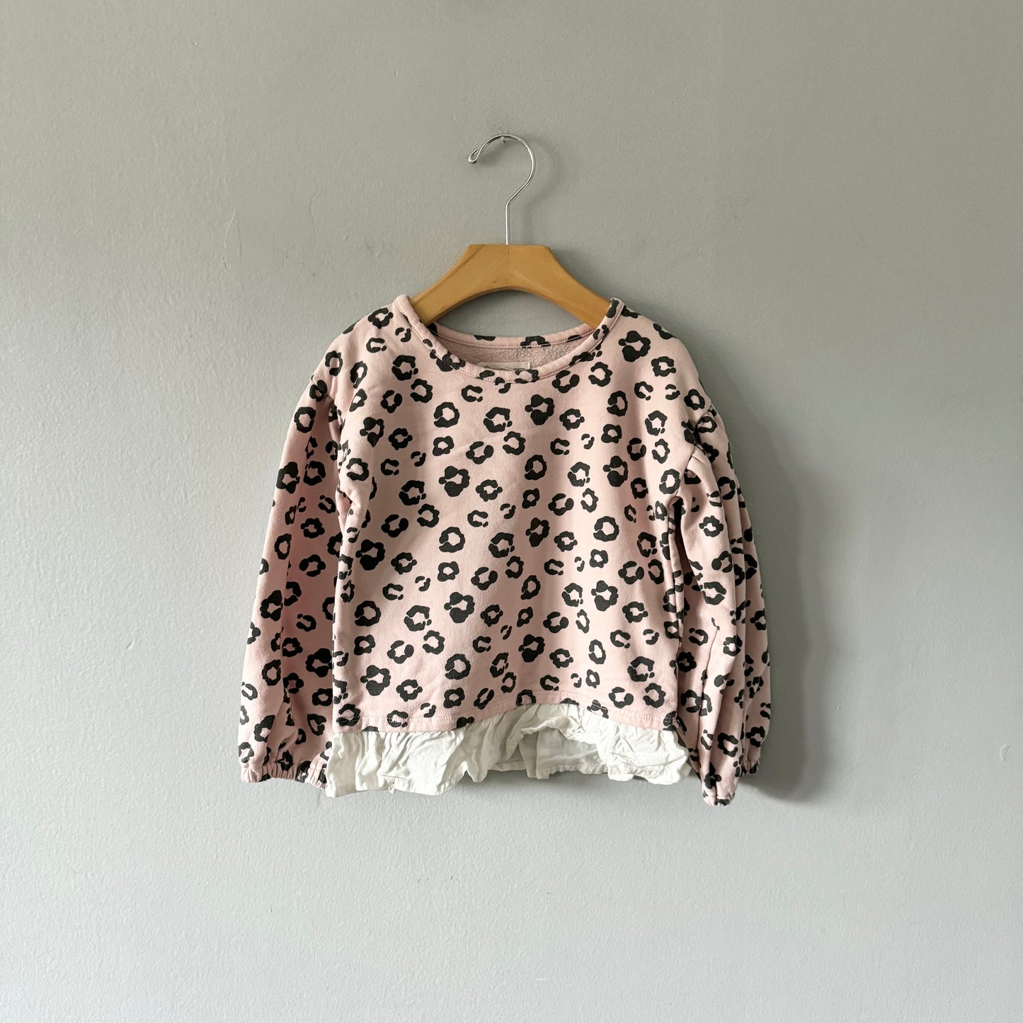 Tucker + Tate / Light pink x leopard sweatshirt / 4T