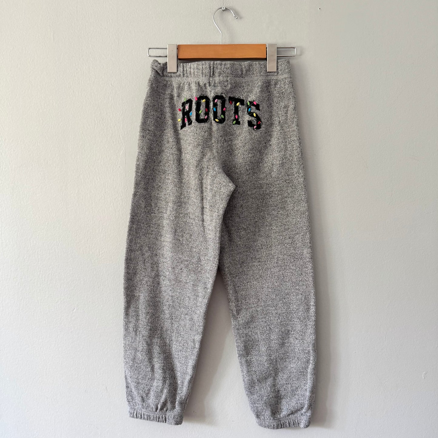 Roots / Holiday salt and pepper sweatpants / 8Y