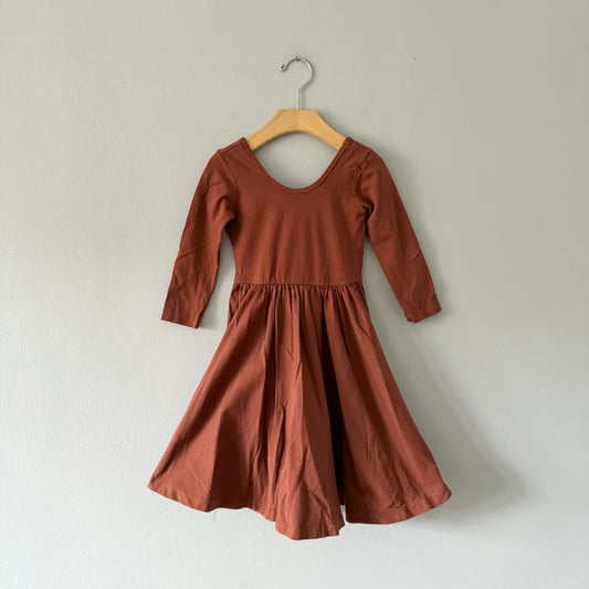 Alice + Ames / Brown long sleeve dress / 5T