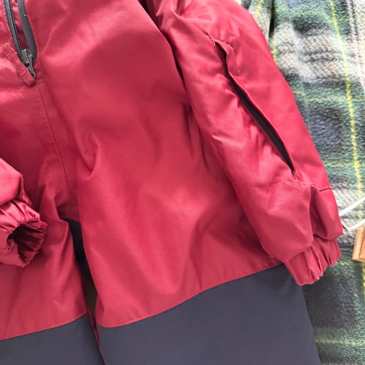 Wedze / Red x navy snowsuit / 6Y