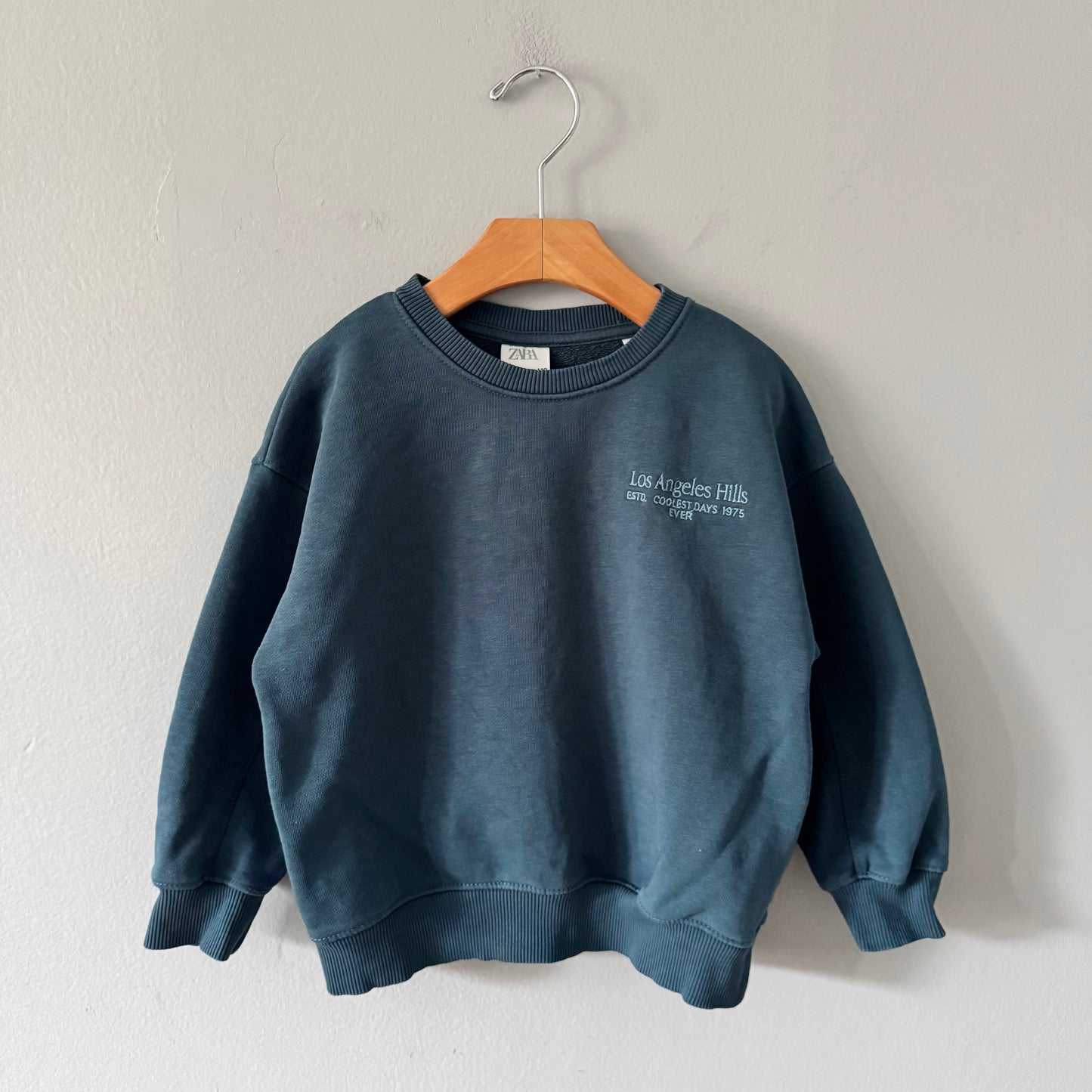 Zara / Dark green sweatshirt / 5Y