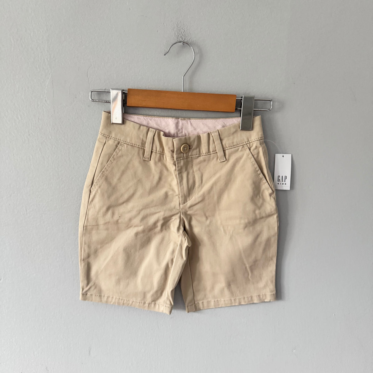 Gap / Beige chino short pants / 5Y - New with tag