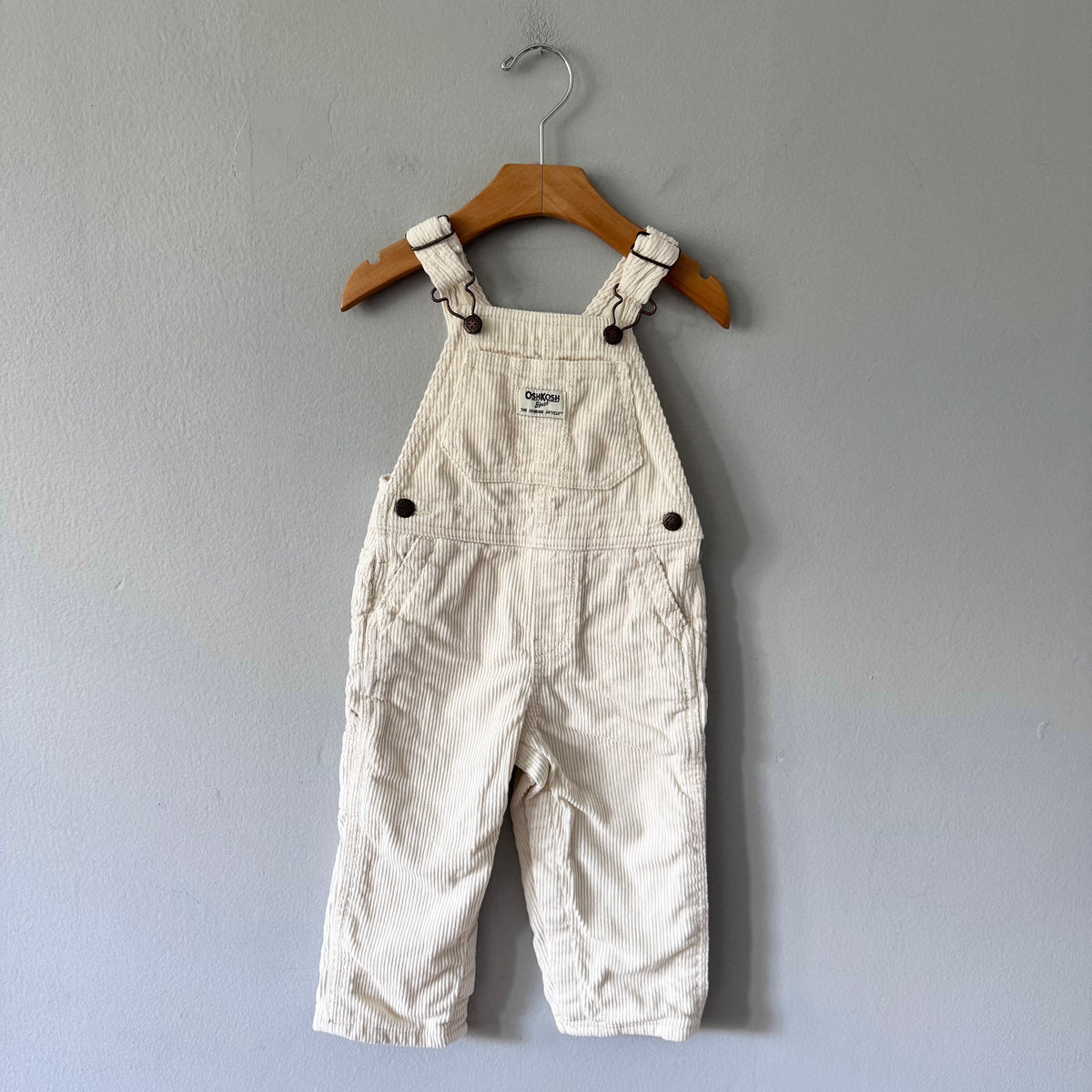 Oshkosh / White corduroy overalls / 18M