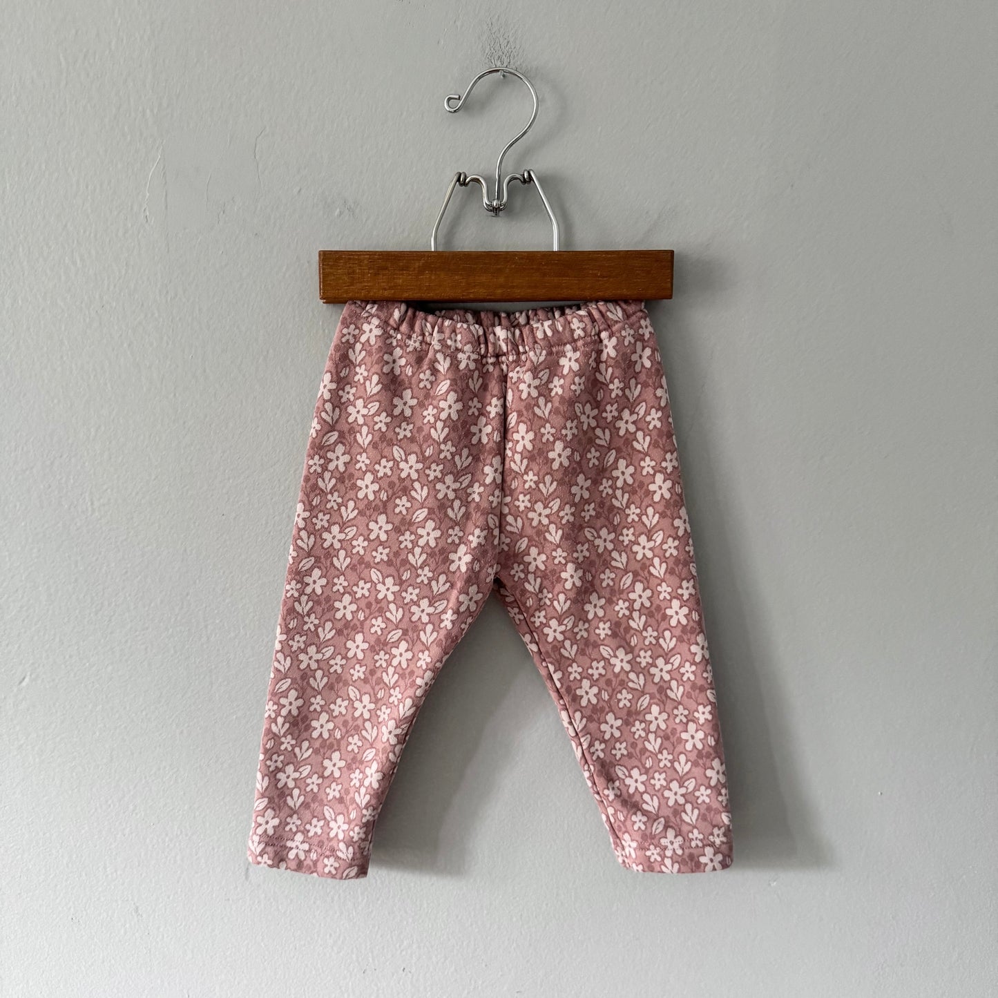 Uniqlo / Pink floral lined legings / 12-18M