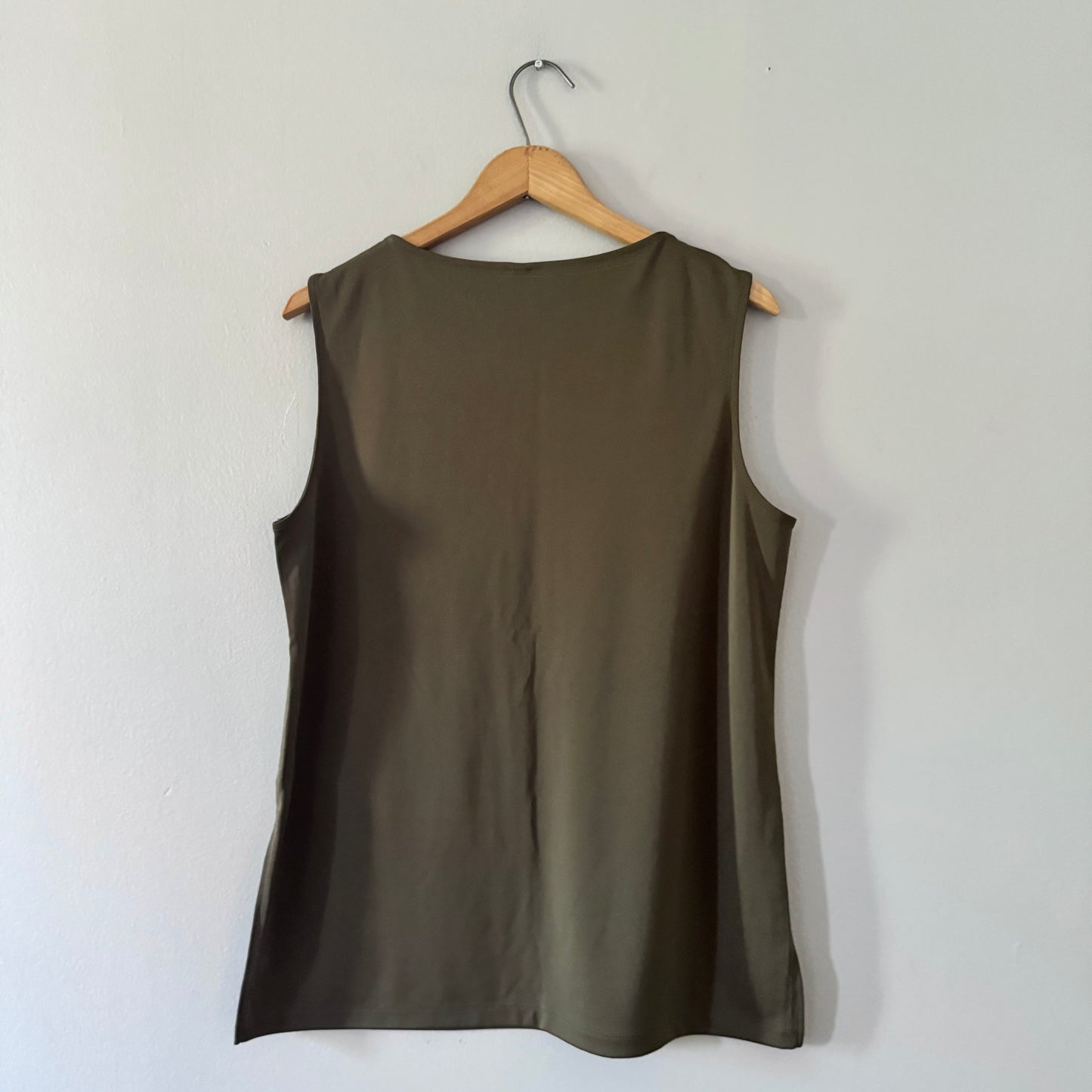 Uniqlo / Khaki tank / Women L