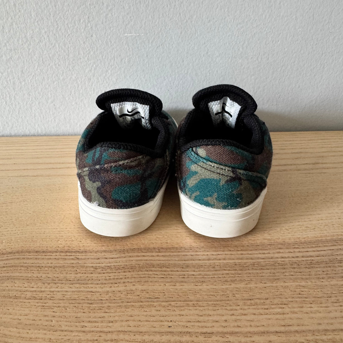 Nike / Sneaker / US7