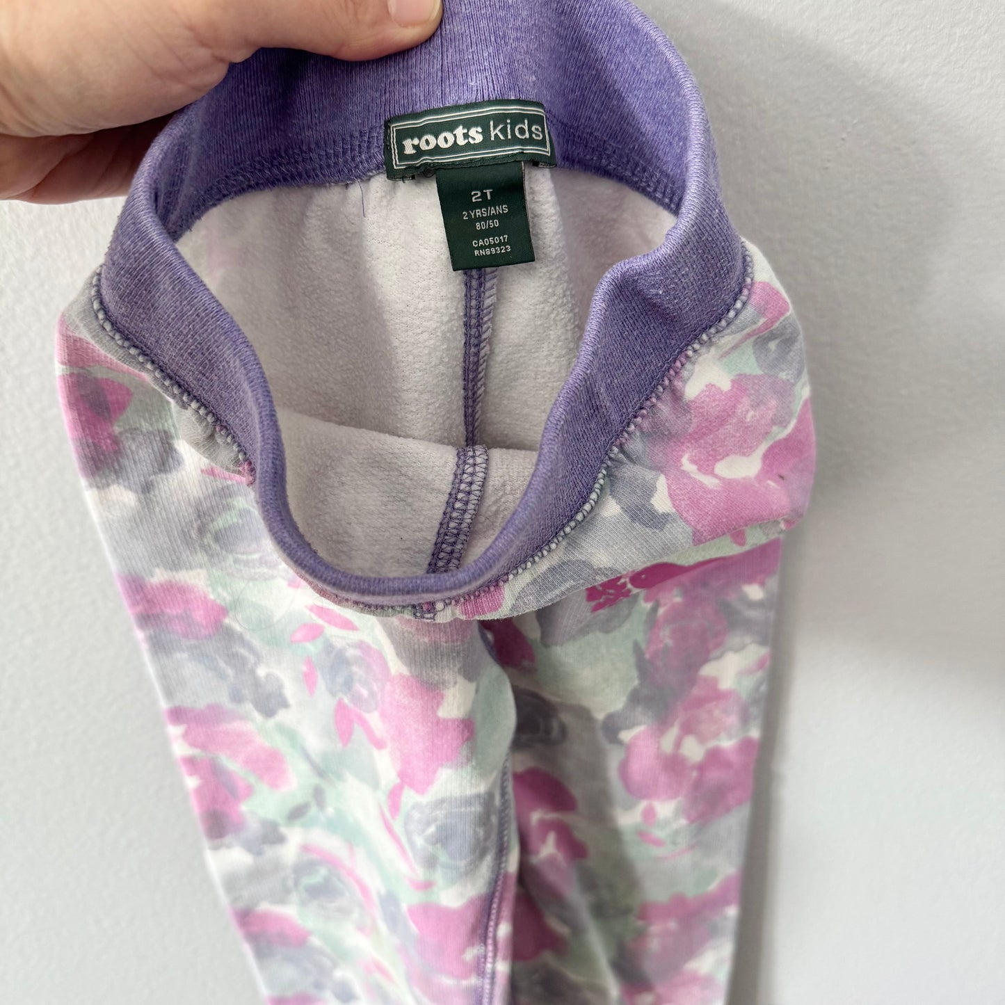 Roots / Purple floral sweatpants / 2Y