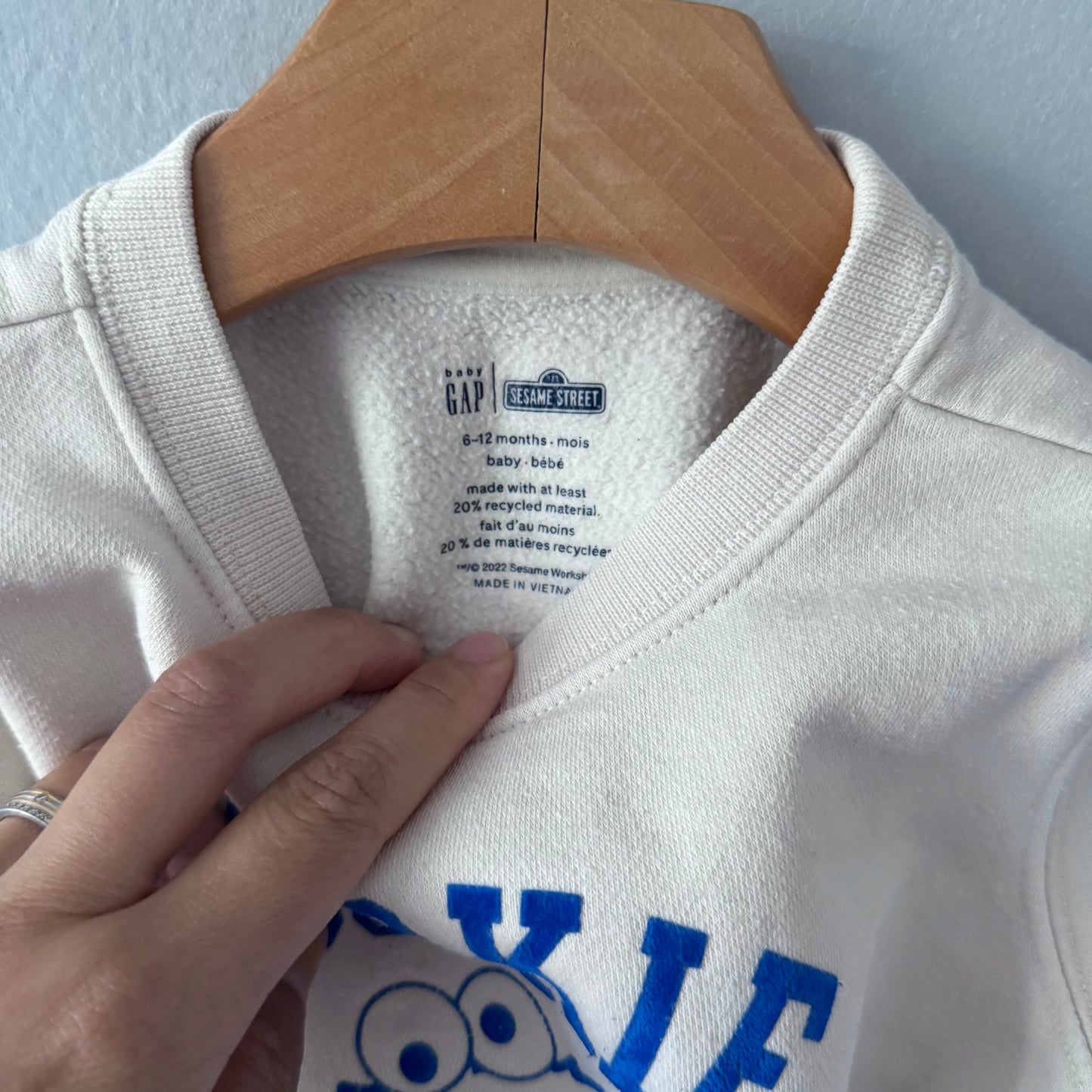 Gap x Cookie Monster / White sweatshirt / 6-12M