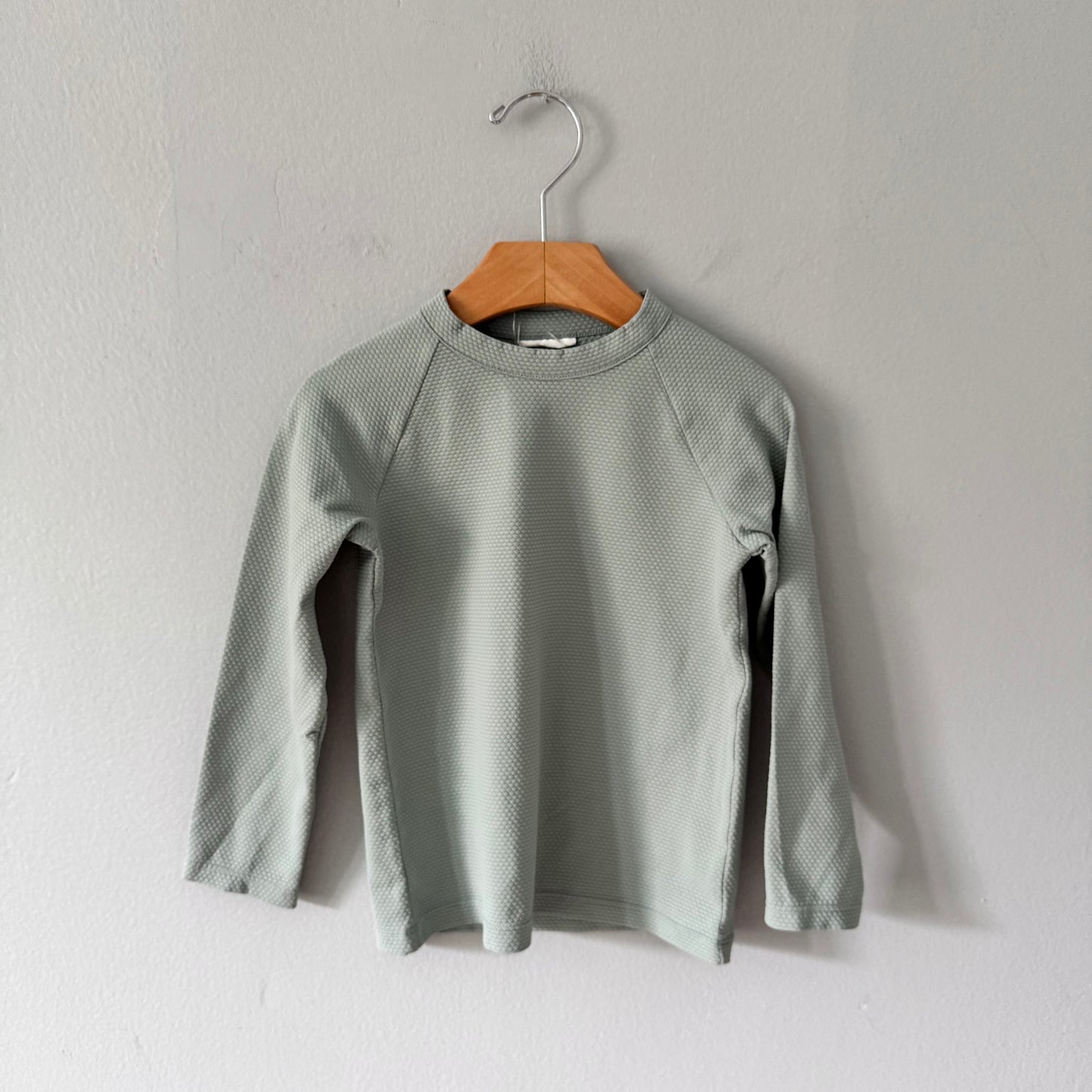 H&M / Smokey green rash guard / 3Y