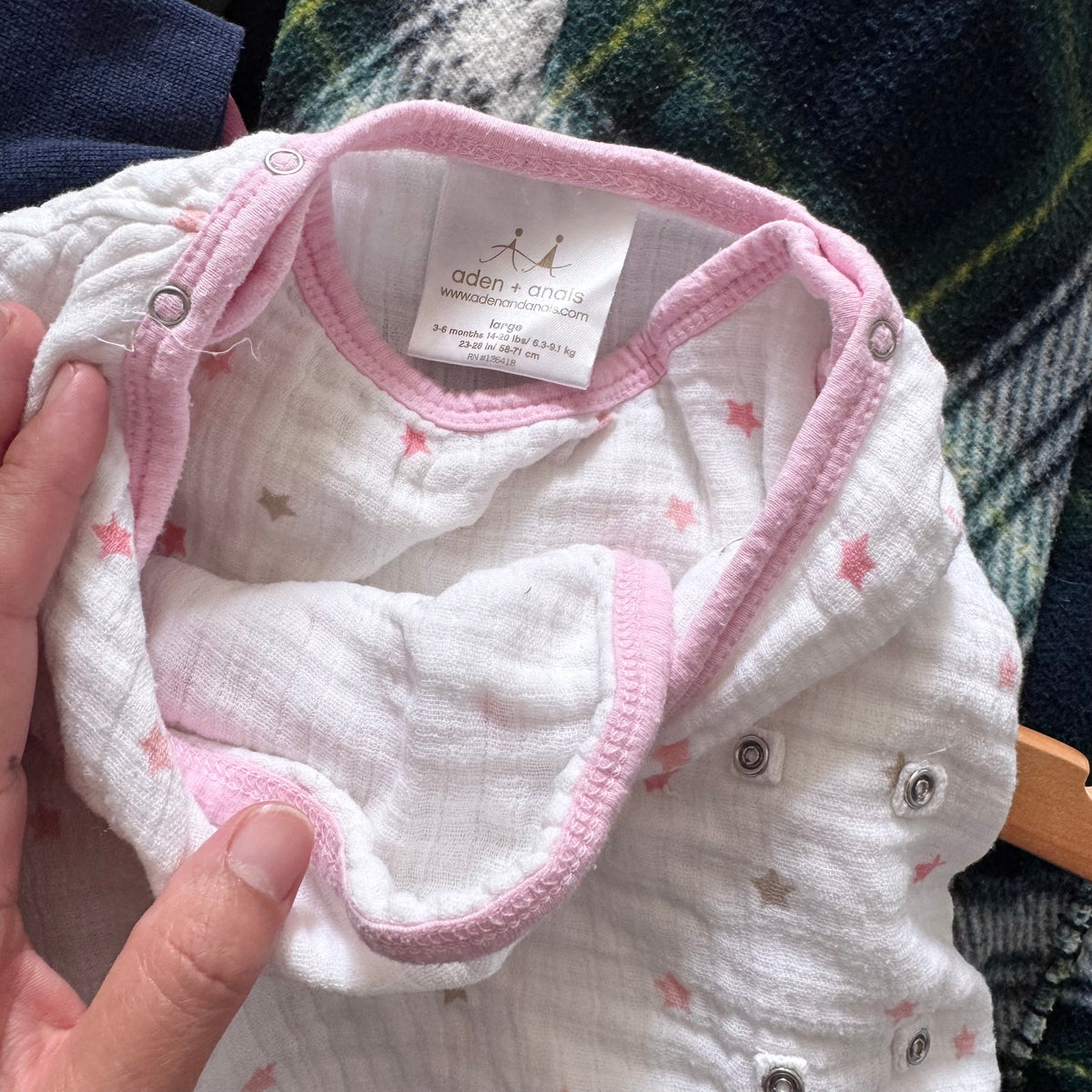 Aden + Anais / White x pink star swaddle / 3-6M