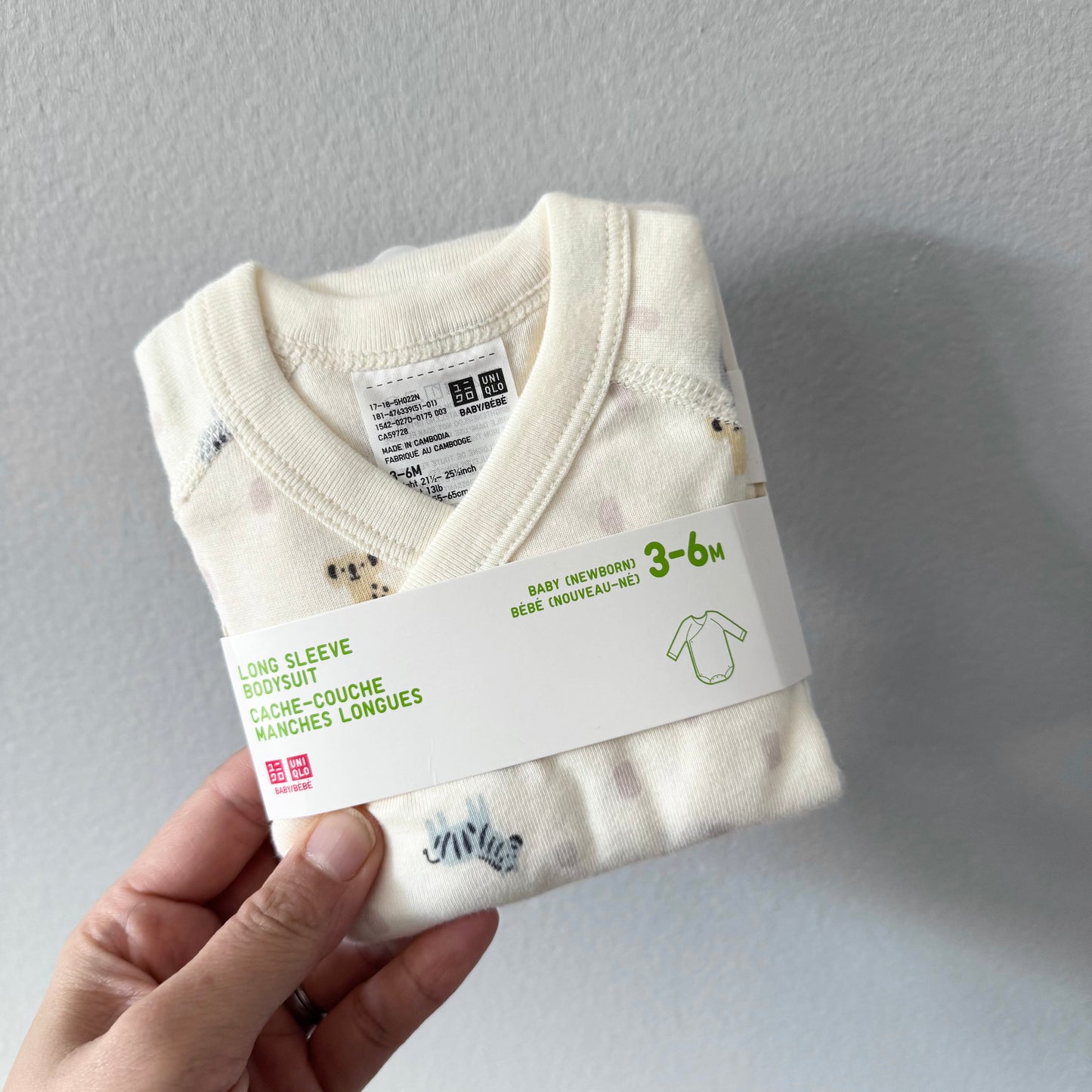 Uniqlo / White long sleeve onesie / 3-6M - New with tag