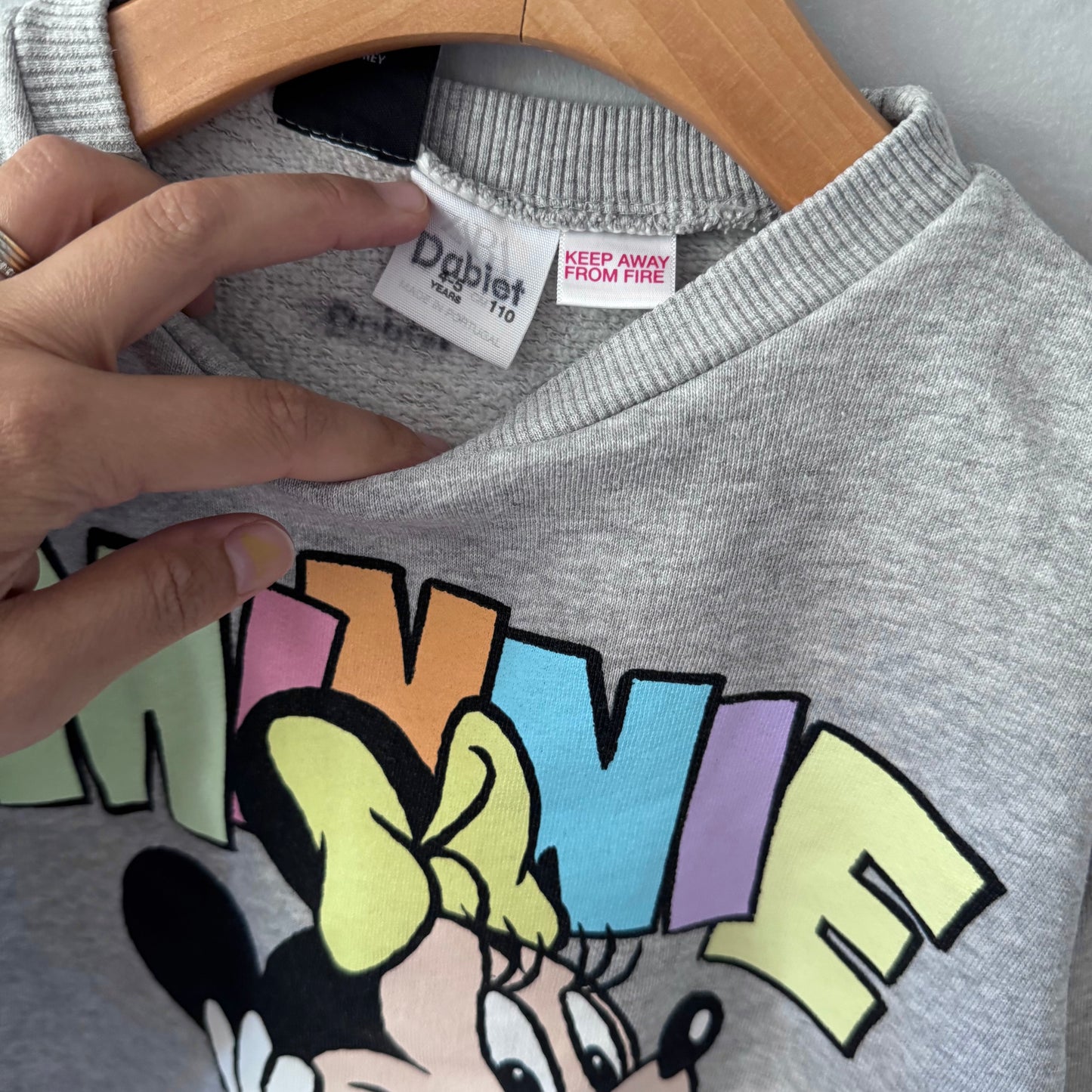 Zara / Light grey Minnie sweatshirt / 4-5Y