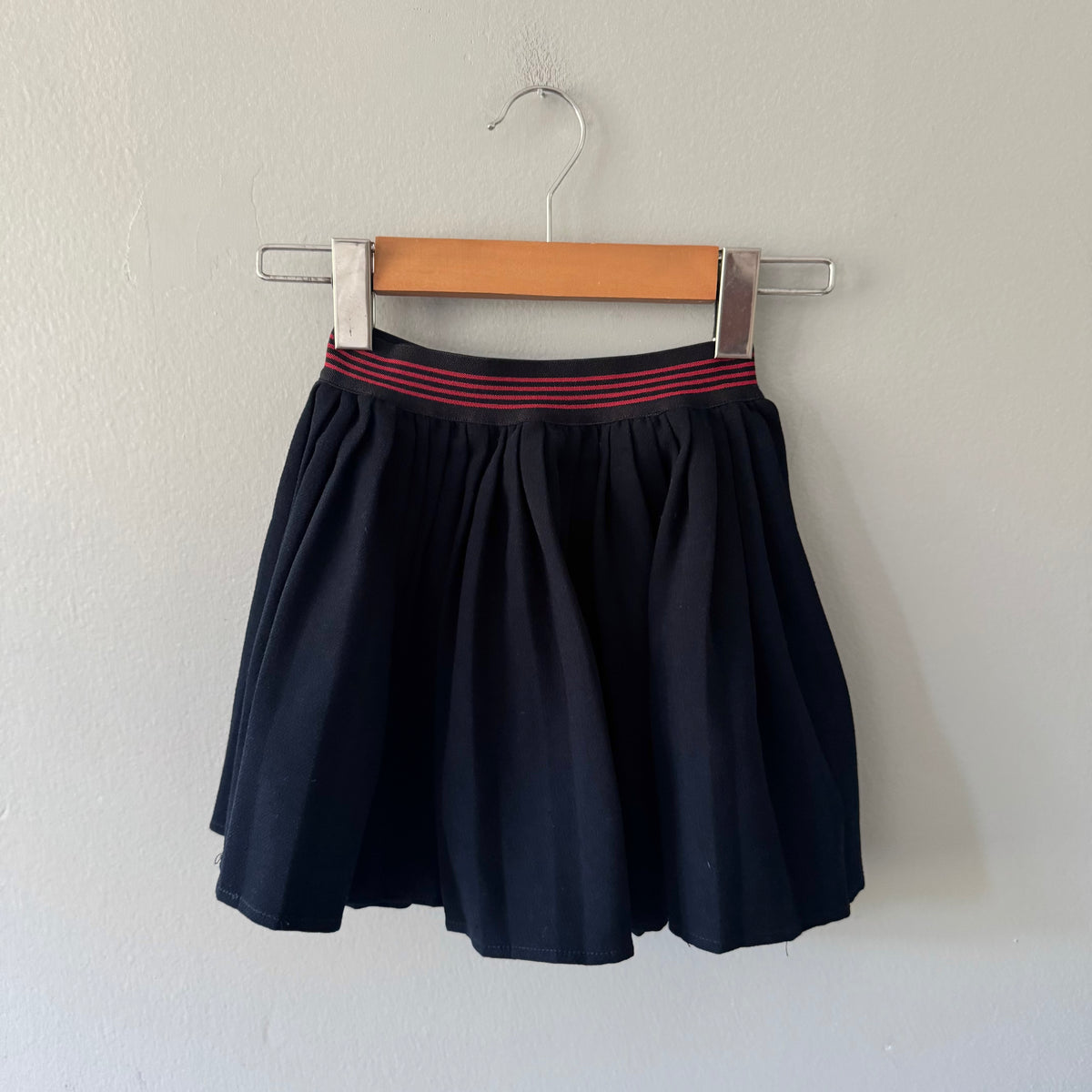 Jacadi / Navy pleated skirt / 6Y