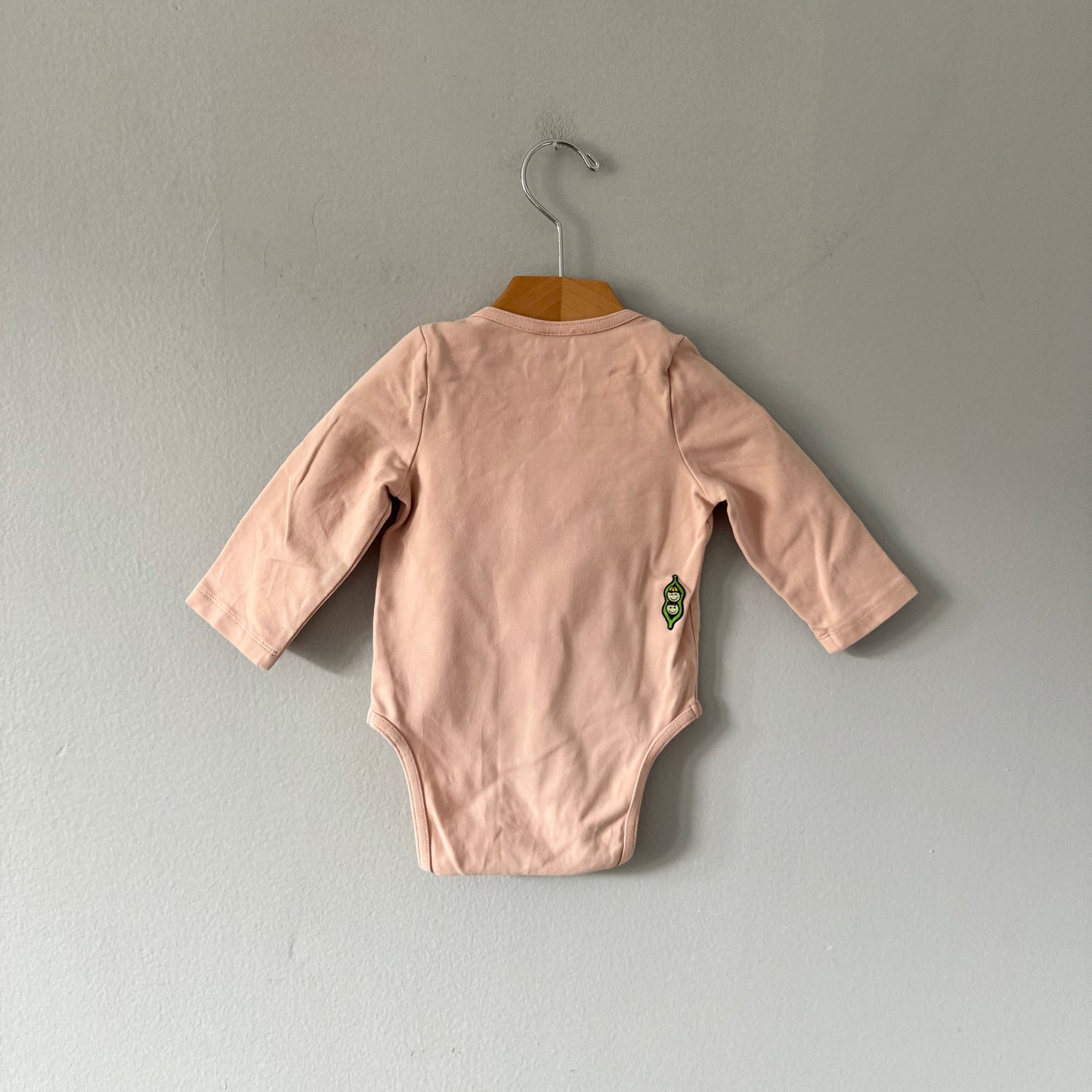 Peekaboo beans / Light pink onesie - sun / 6-12M