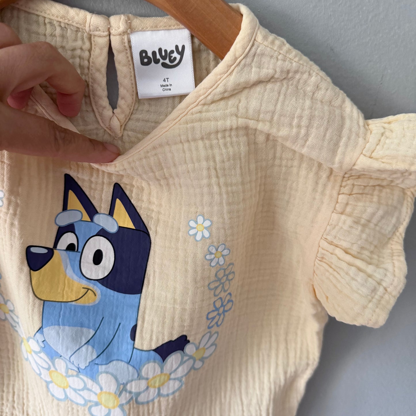 Bluey / Light yellow muslin short sleeve top / 4T