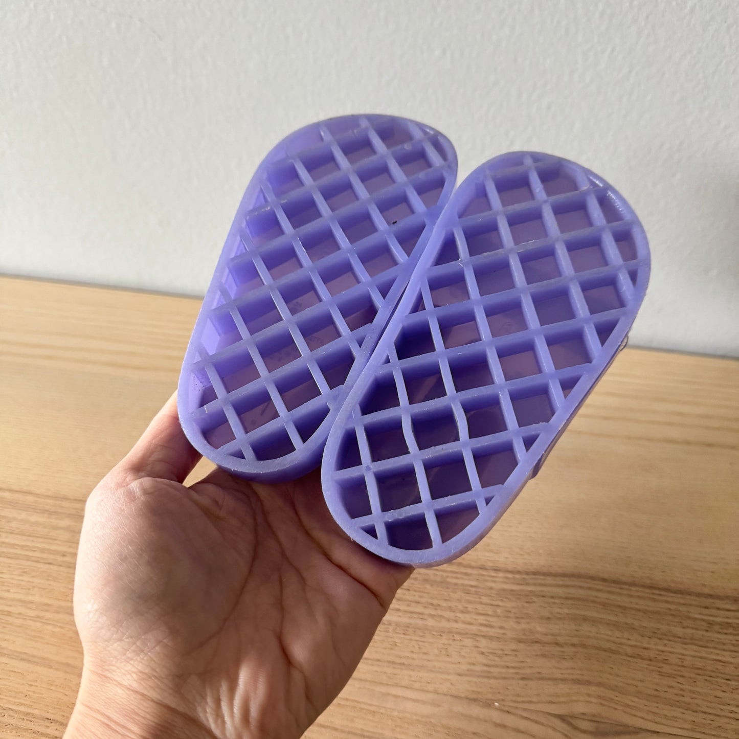 Gap / Purple jelly sandals / US6