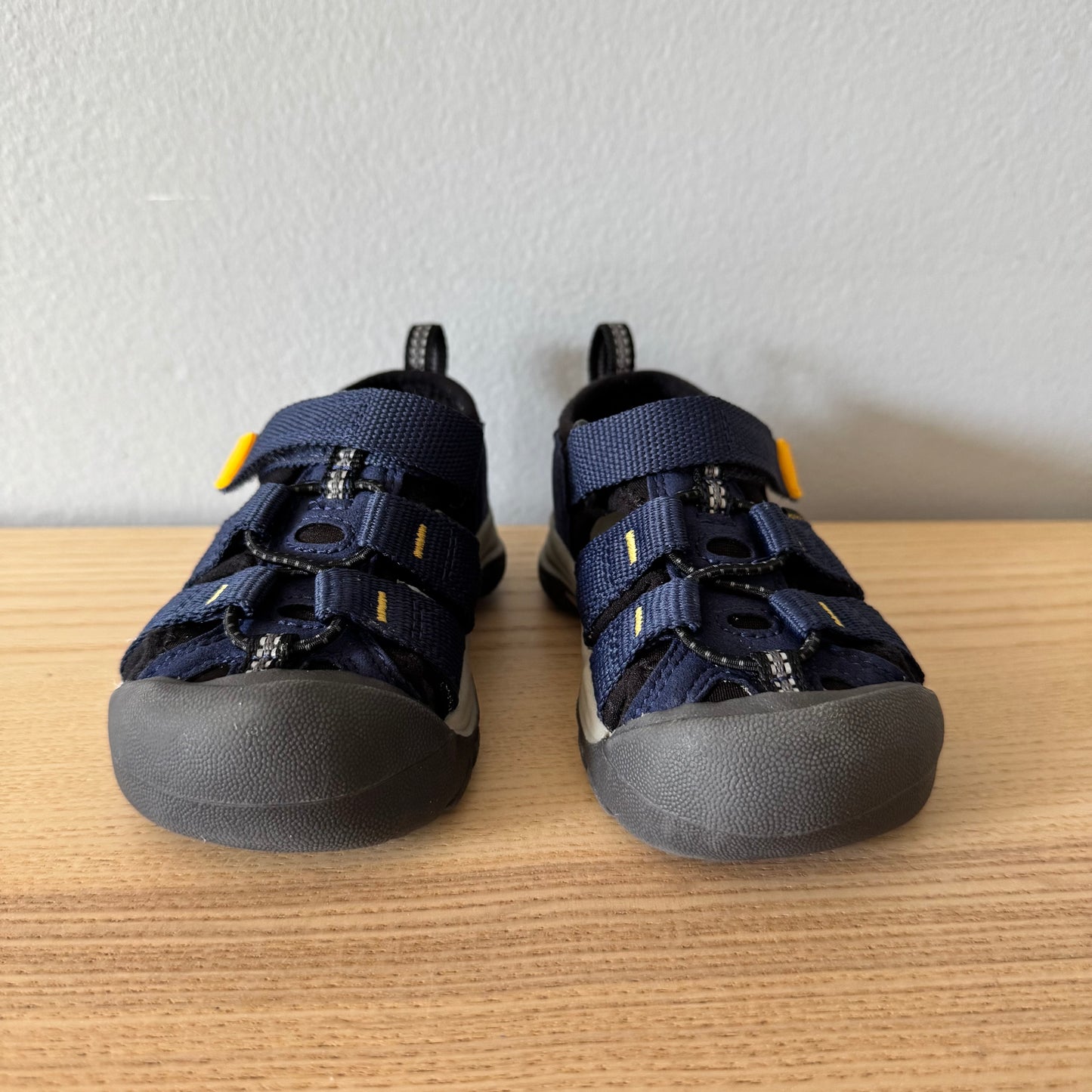 Keen / Sandals / US6