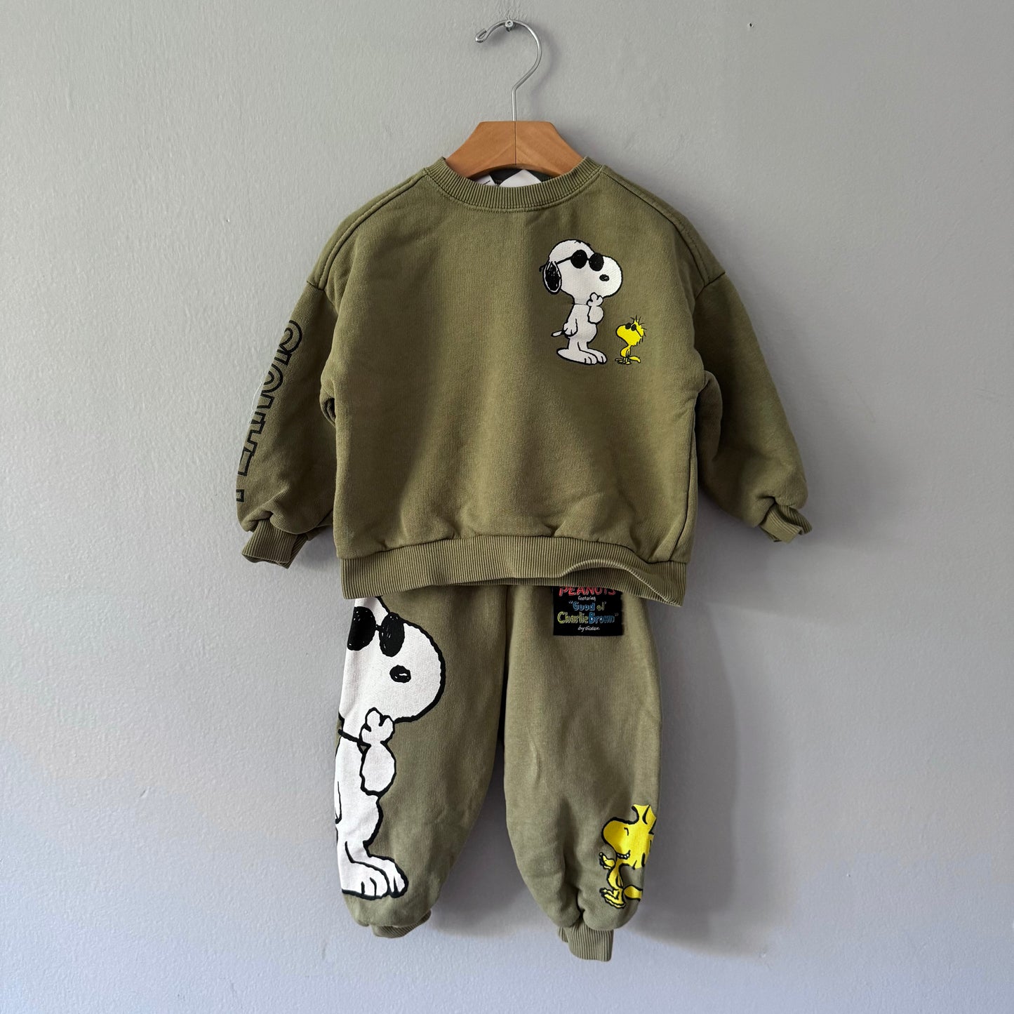 Zara x Snoopy / Khaki sweatshirt & pants set / 12-18M