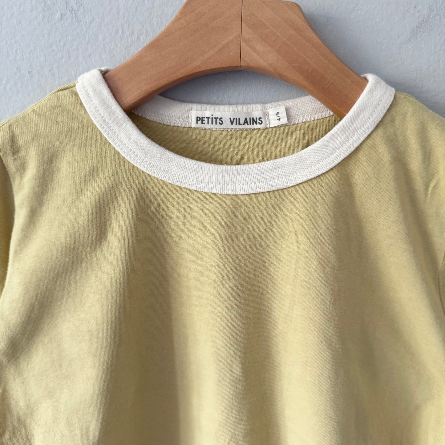 Petits Vilains / Mustard T-shirt / 4-5Y