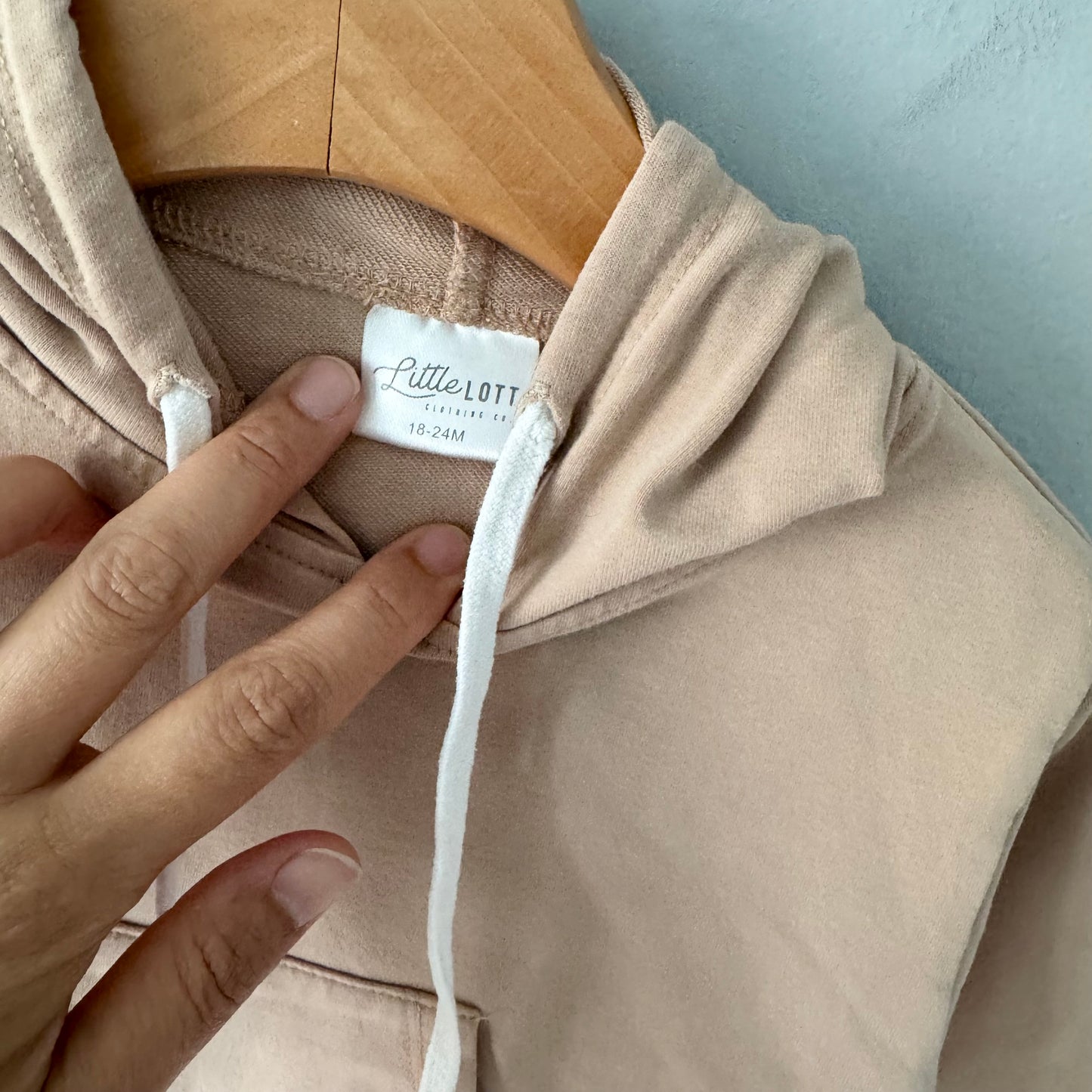 Little Lott / Beige hoodie / 18-24M